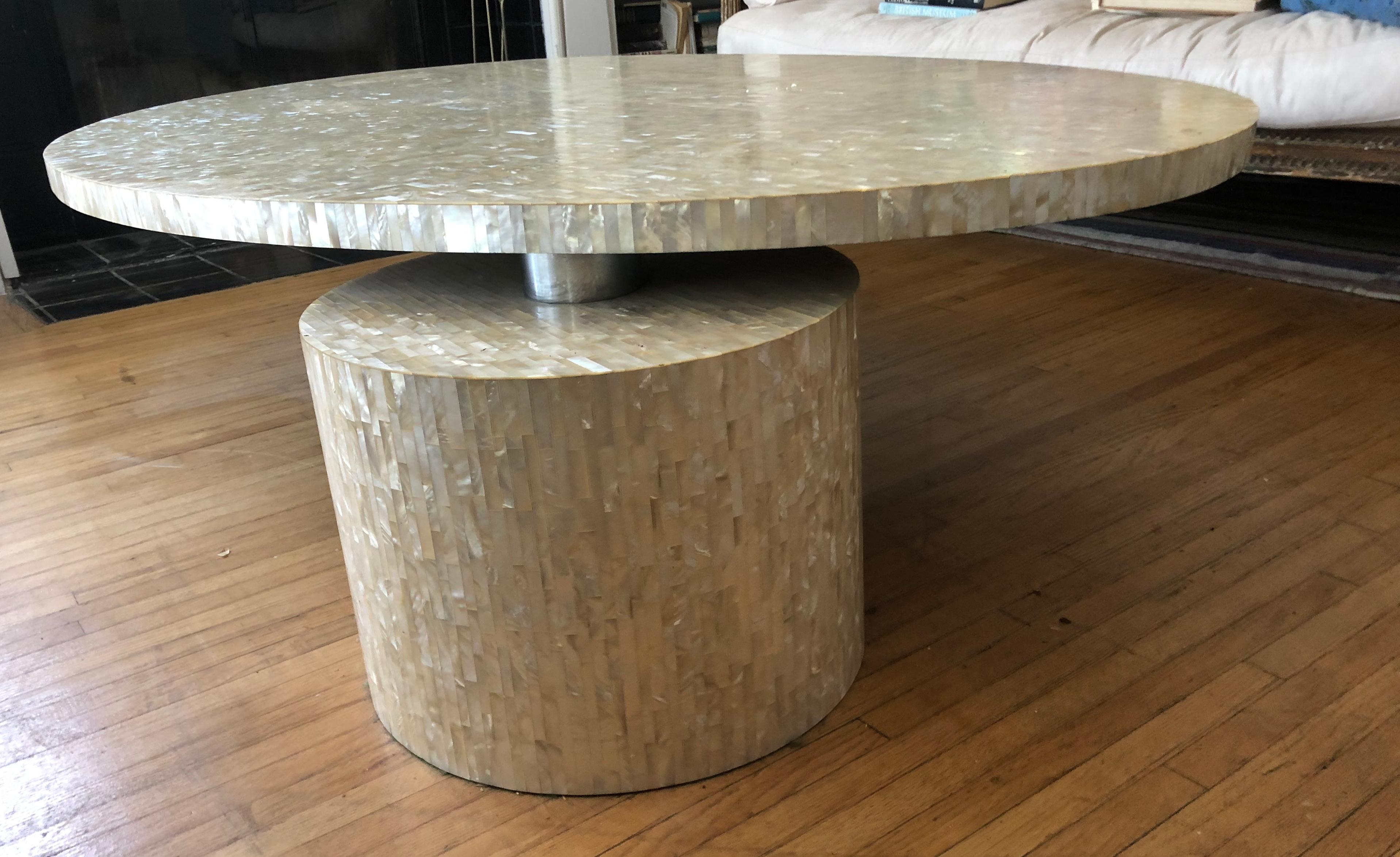 Splendid unique Memphis style mother of pearl coffee table For Sale 6