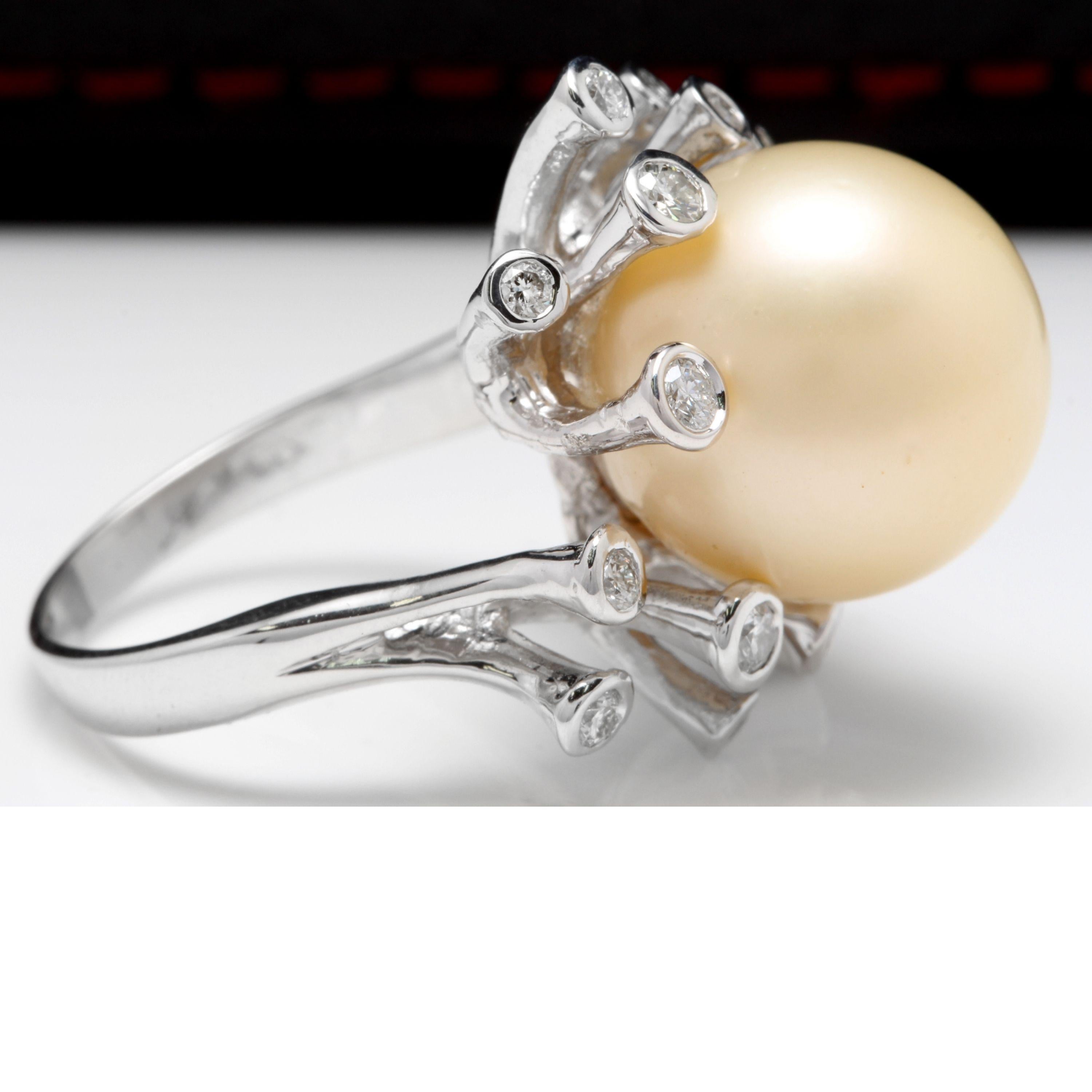 Mixed Cut Splendid Natural South Sea Pearl and Diamond 14 Karat Solid White Gold Ring For Sale