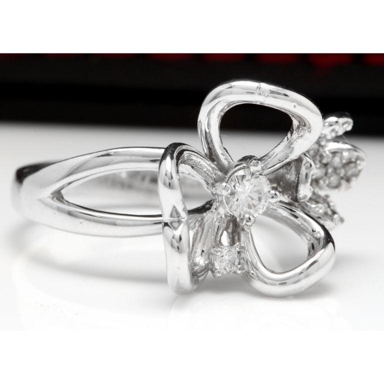 Taille rose Splendide bague fleur en or blanc massif 14 carats avec diamants naturels en vente