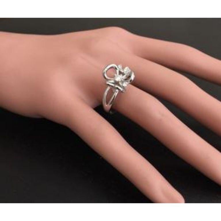 Splendide bague fleur en or blanc massif 14 carats avec diamants naturels Pour femmes en vente