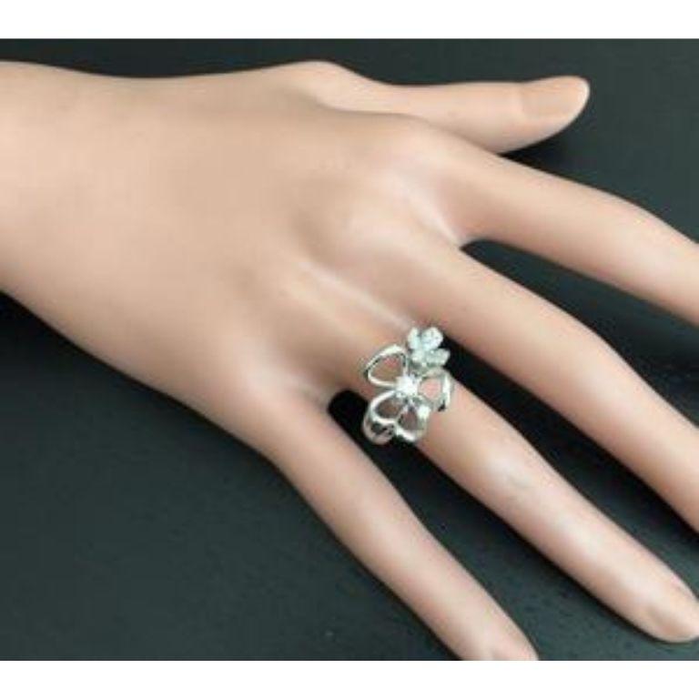 Splendide bague fleur en or blanc massif 14 carats avec diamants naturels en vente 1