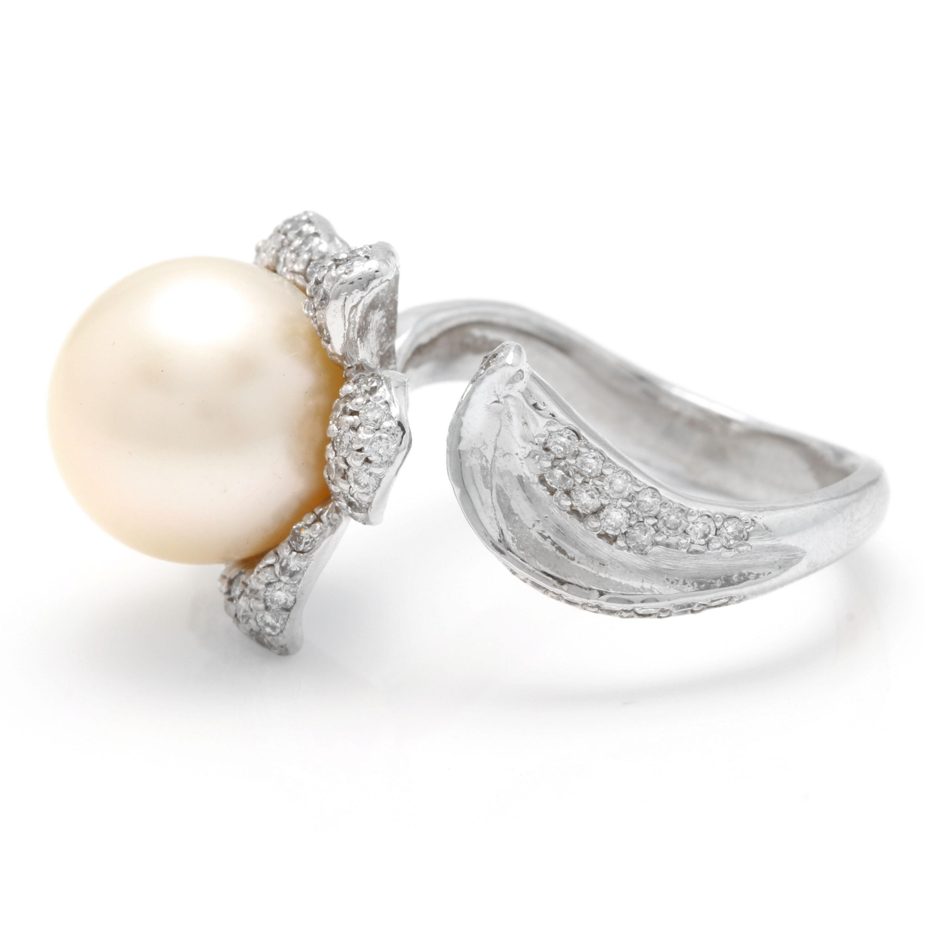 Mixed Cut Splendid Natural South Sea Pearl and Diamond 14 Karat Solid White Gold Ring For Sale