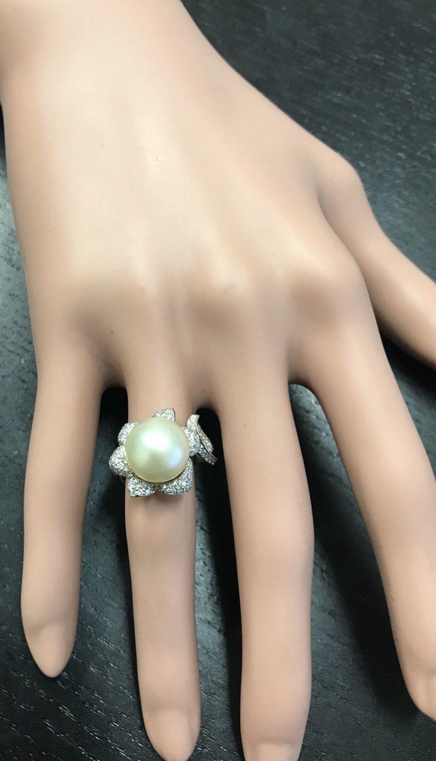 Splendid Natural South Sea Pearl and Diamond 14 Karat Solid White Gold Ring For Sale 2