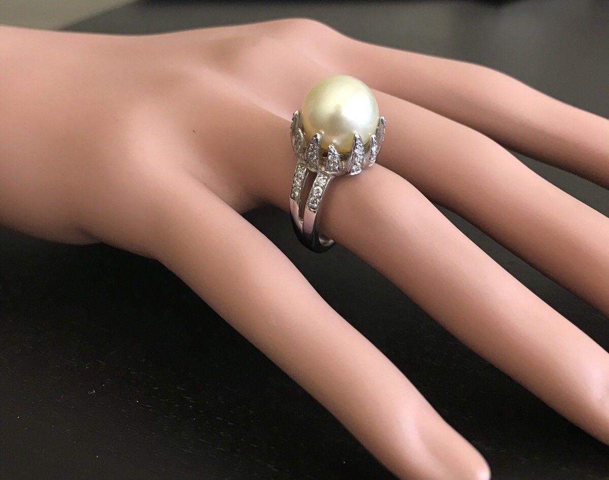 Splendid Natural South Sea Pearl and Diamond 14 Karat Solid White Gold Ring For Sale 3