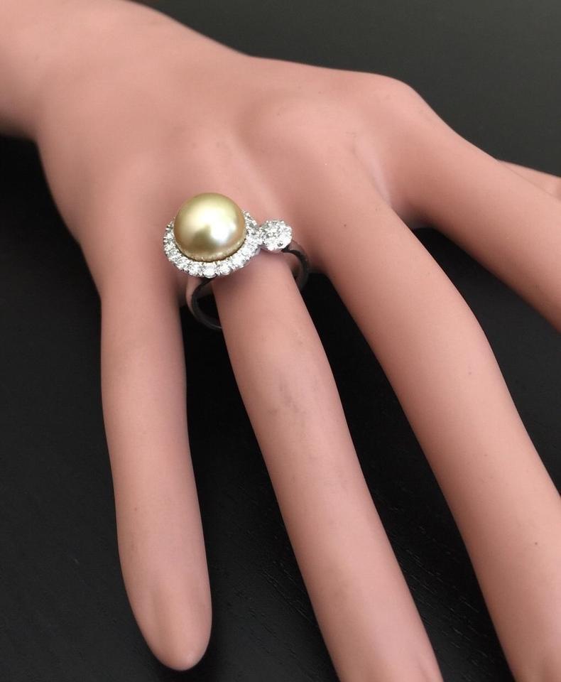Splendid Natural South Sea Pearl and Diamond 14 Karat Solid White Gold Ring For Sale 3