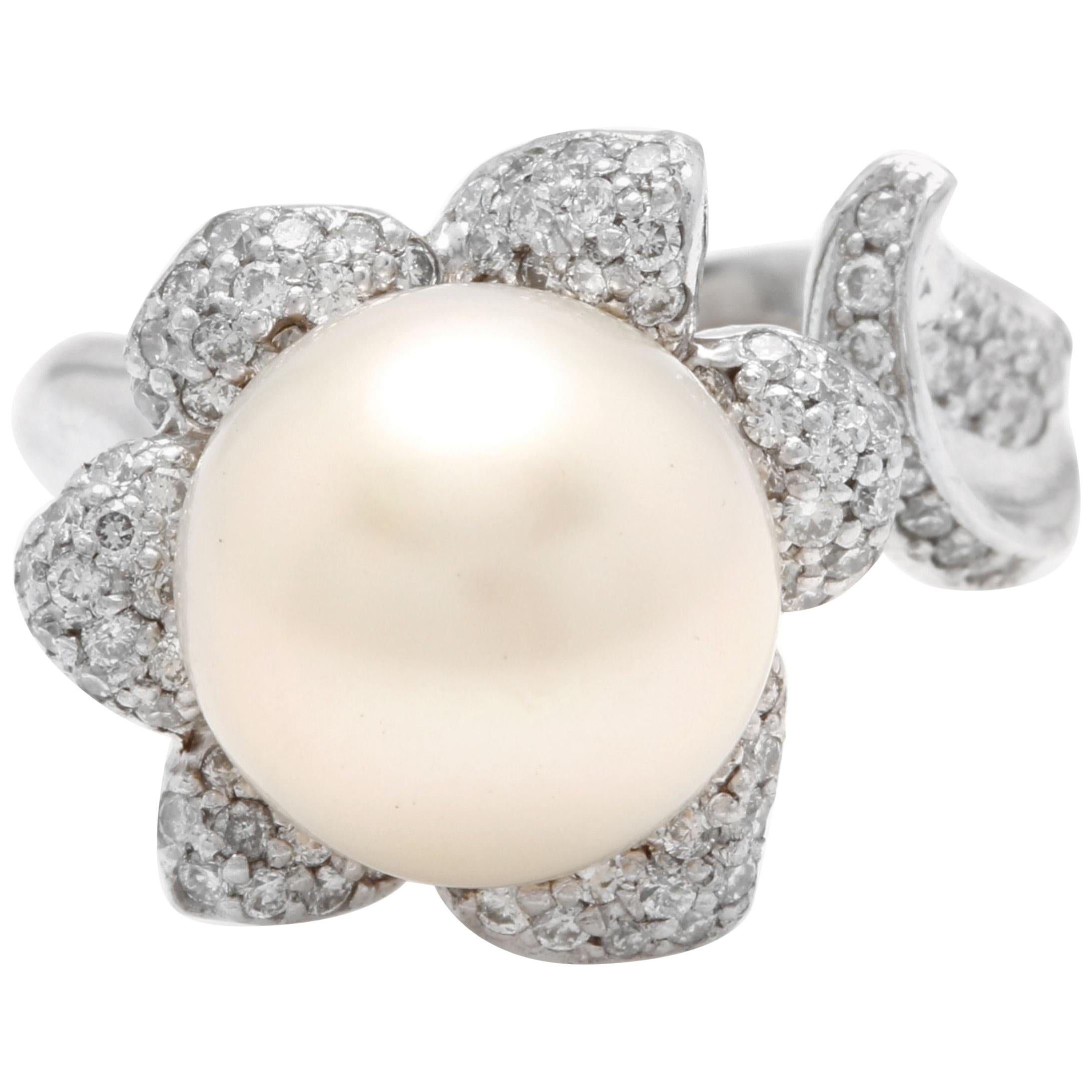 Splendid Natural South Sea Pearl and Diamond 14 Karat Solid White Gold Ring For Sale