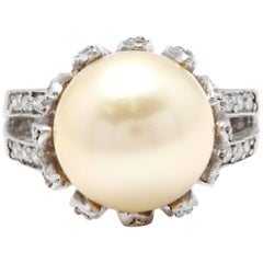 Splendid Natural South Sea Pearl and Diamond 14 Karat Solid White Gold Ring