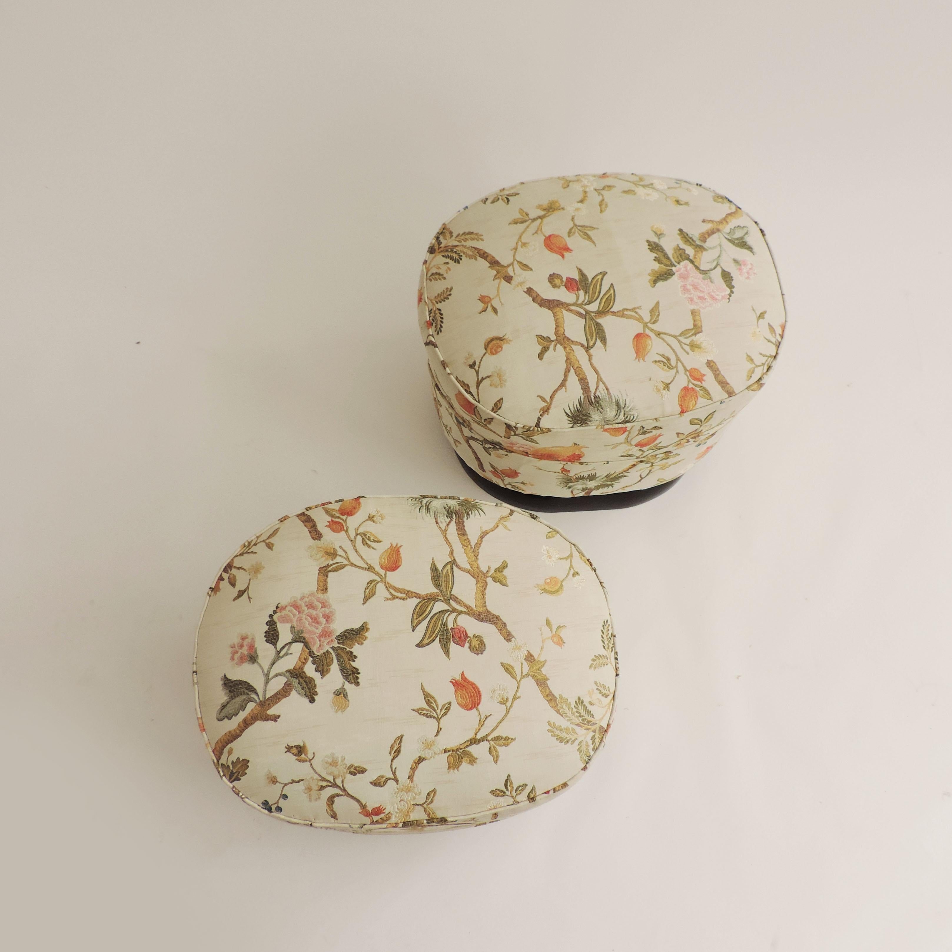 Splendid Pair of Italian 1930s Oval Stools 1