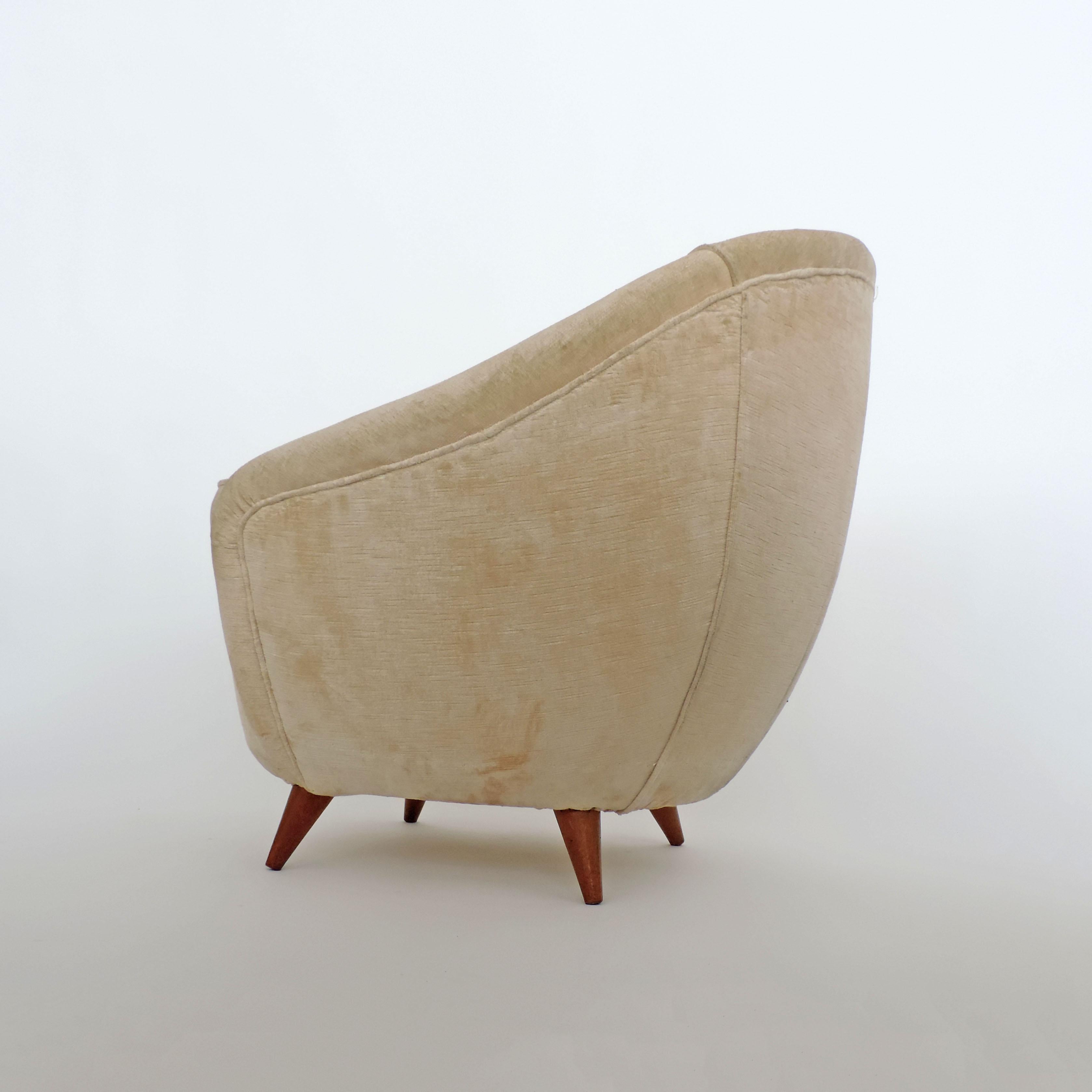 Mid-20th Century Splendid Pair of Italian 1940s Lounge Chairs