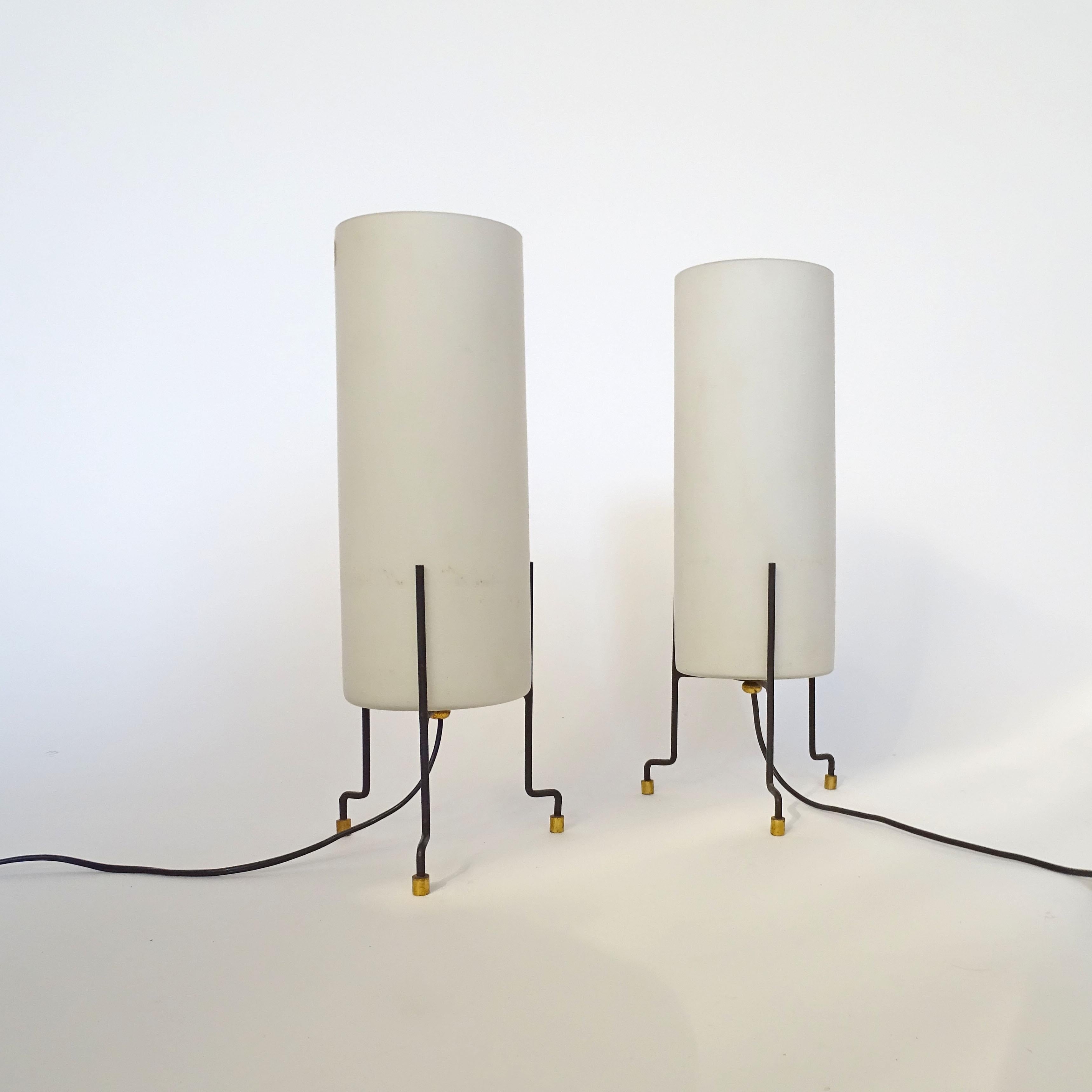 Splendid pair of Italian 1950s minimalistic table lamps.
