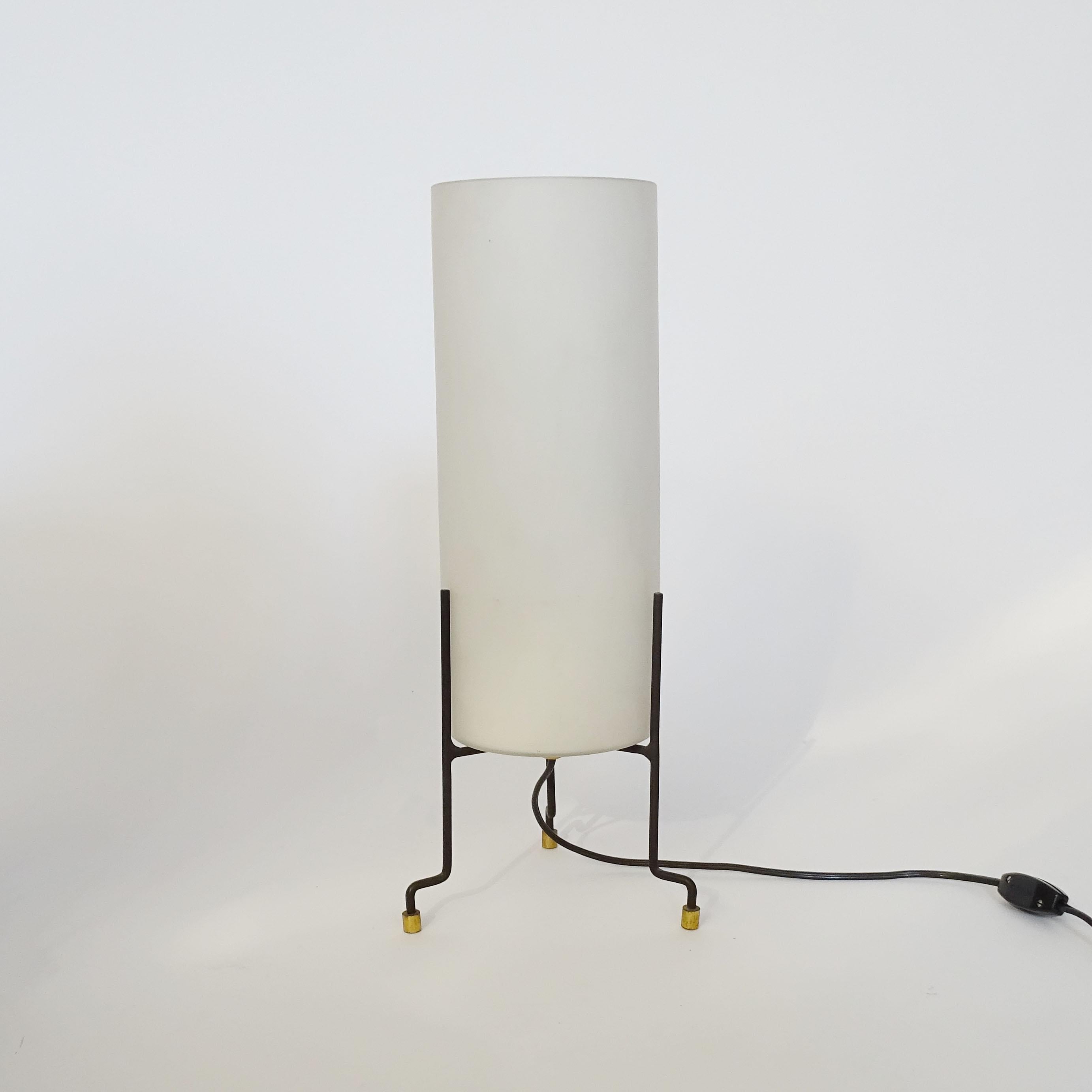 Mid-20th Century Splendid pair of Italian 1950s minimalistic table lamps. For Sale