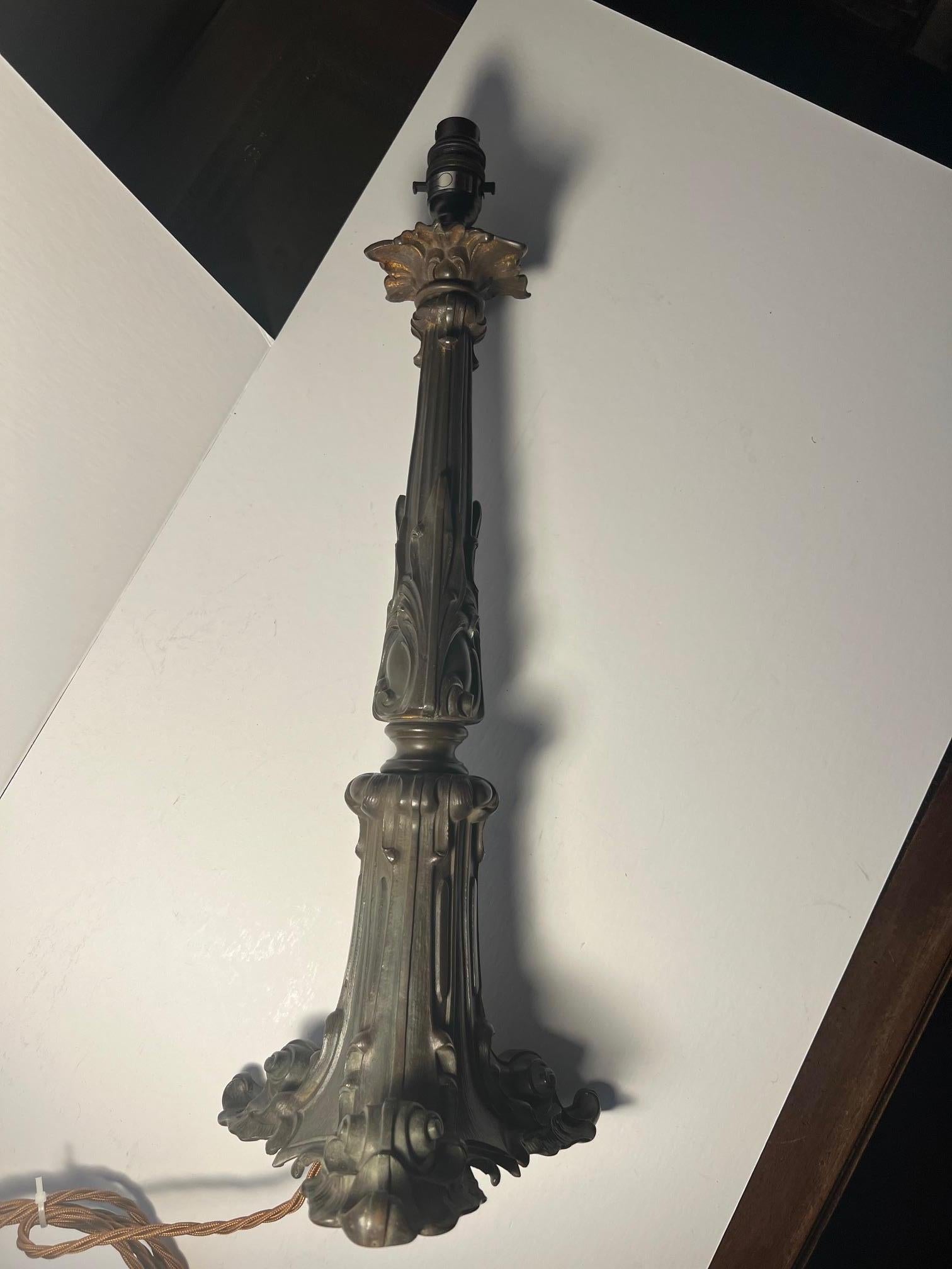 Splendid Rococo Bronze Table Lamp For Sale 2