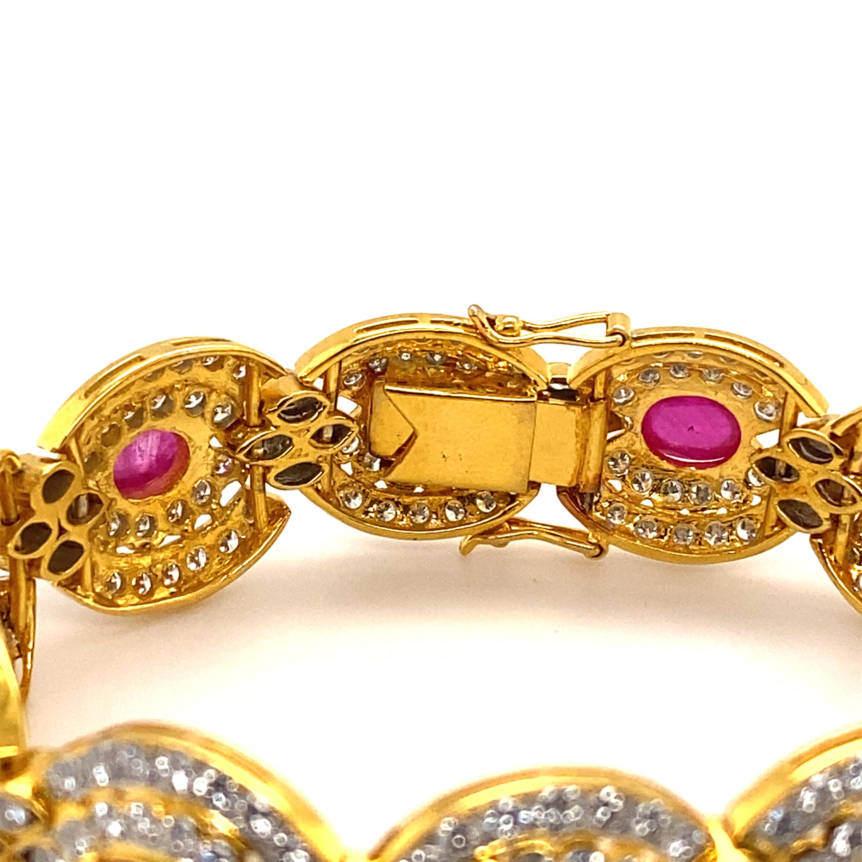 Splendid Ruby and Diamond Bracelet in 18 Karat Yellow Gold 4