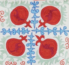 Espléndida Funda de Cojín de Seda Bordada a Mano en Tejido Suzani Uzbeko