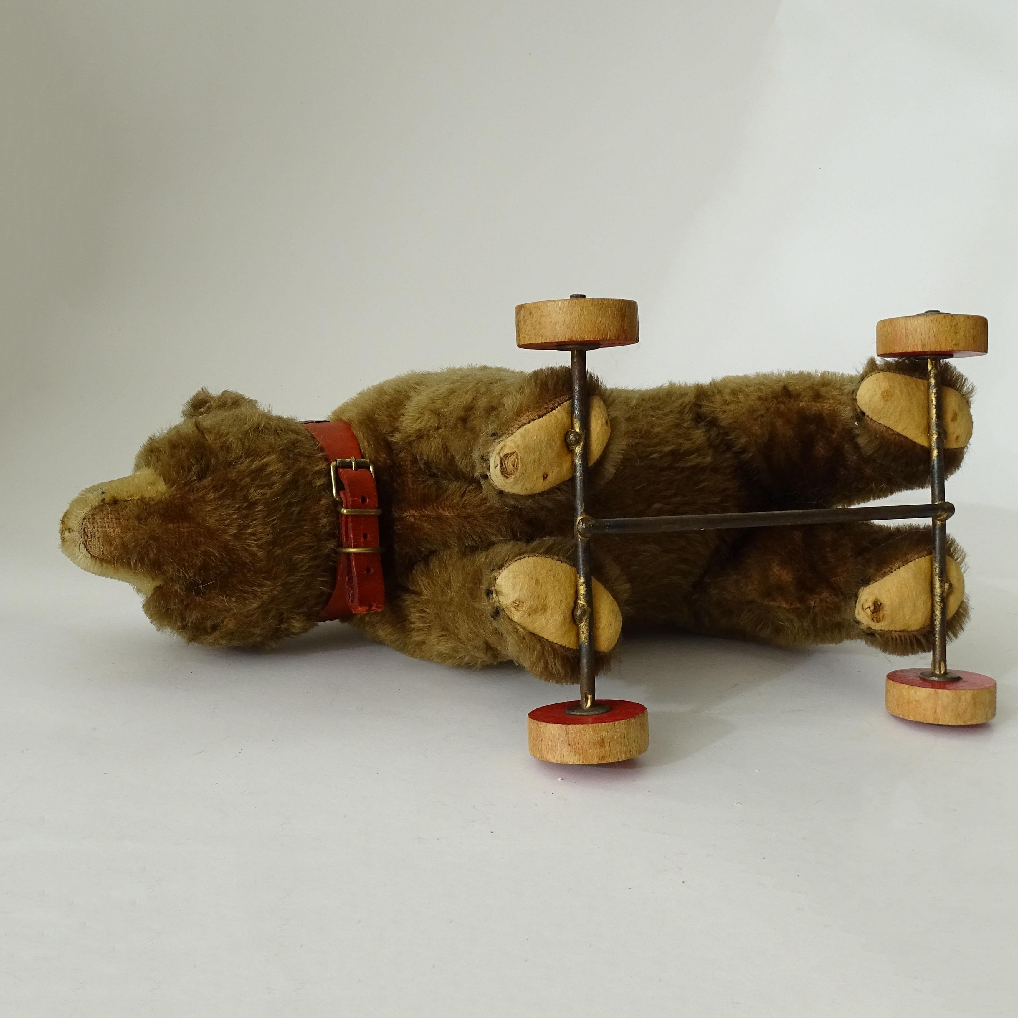 Splendid Steiff Mohair Teddy Bear on Wheels, Germany 1920s For Sale 6