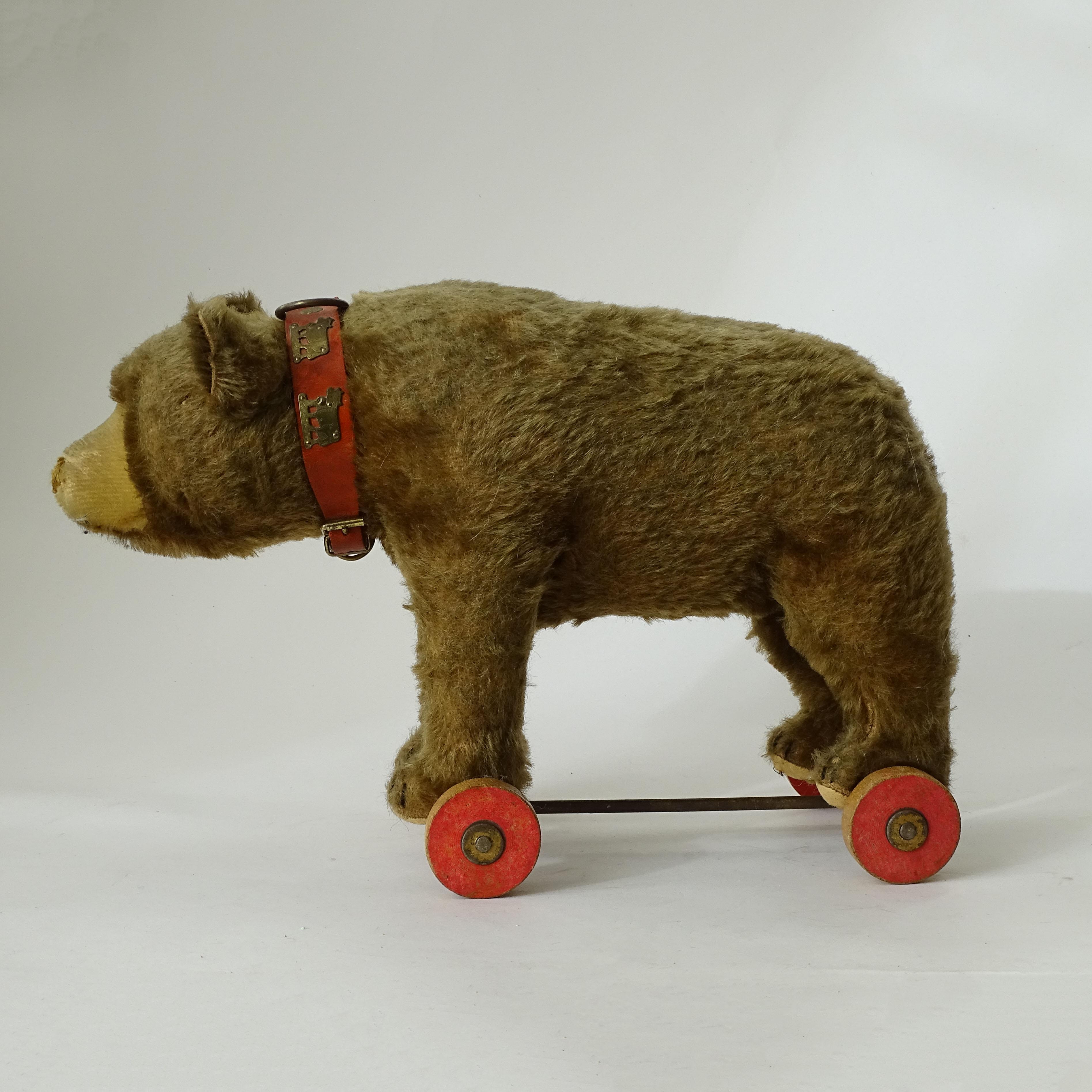 Early 20th Century Splendid Steiff Mohair Teddy Bear on Wheels, Germany 1920s For Sale