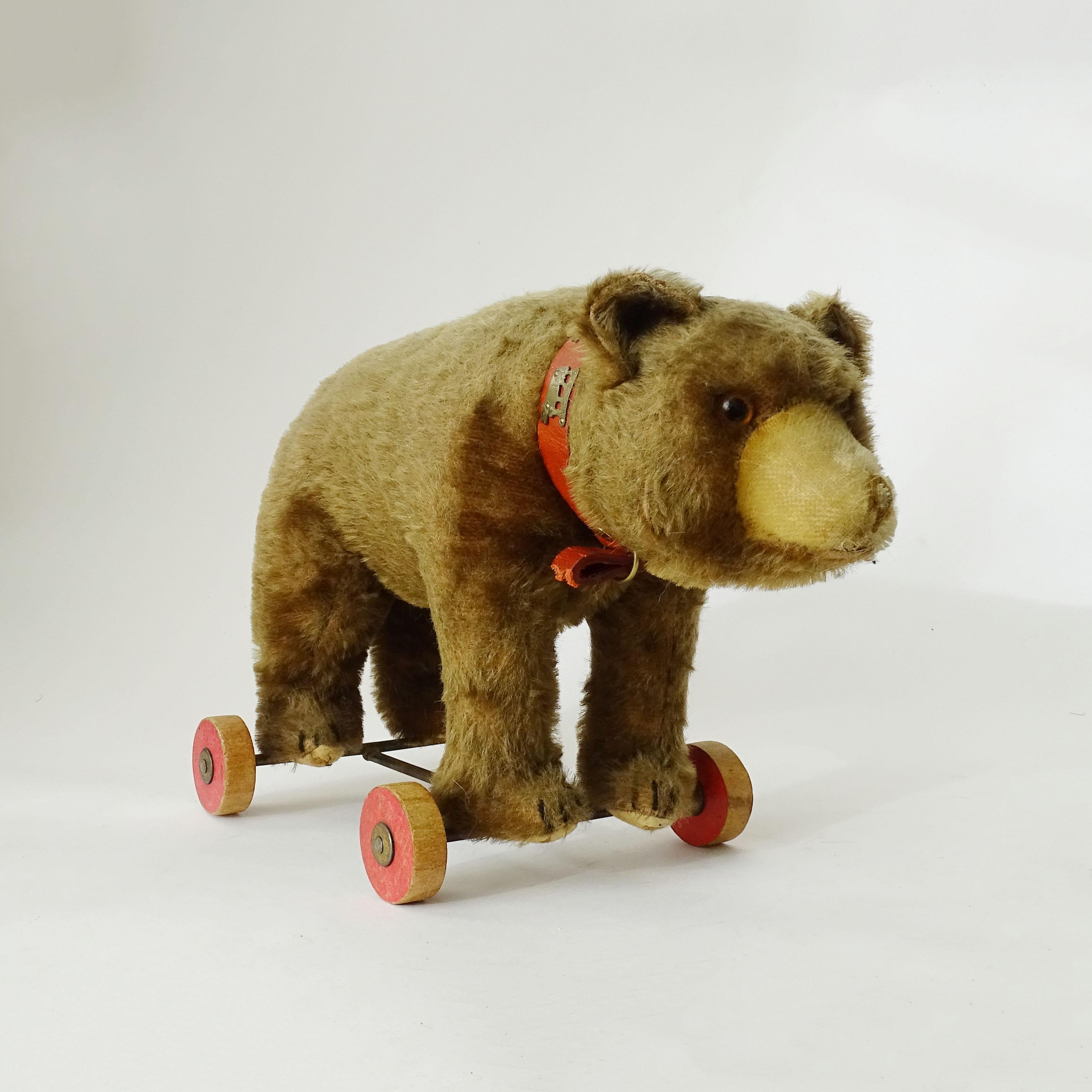 Splendid Steiff Mohair Teddy Bear on Wheels, Germany 1920s For Sale 4