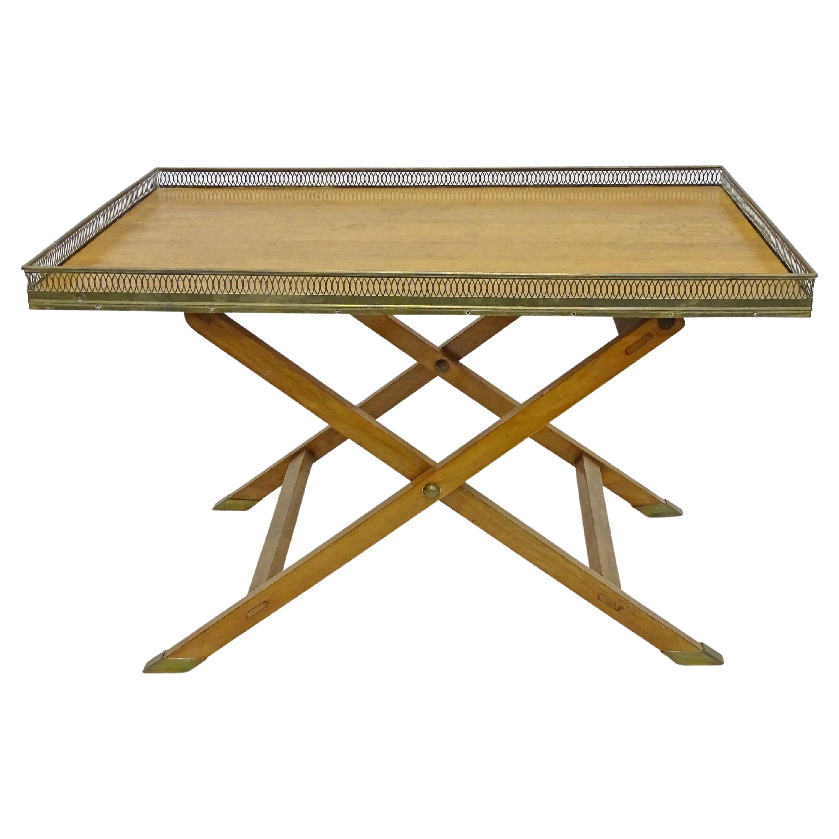 Magnifique table basse pliante en bois et laiton, années 1950 en vente