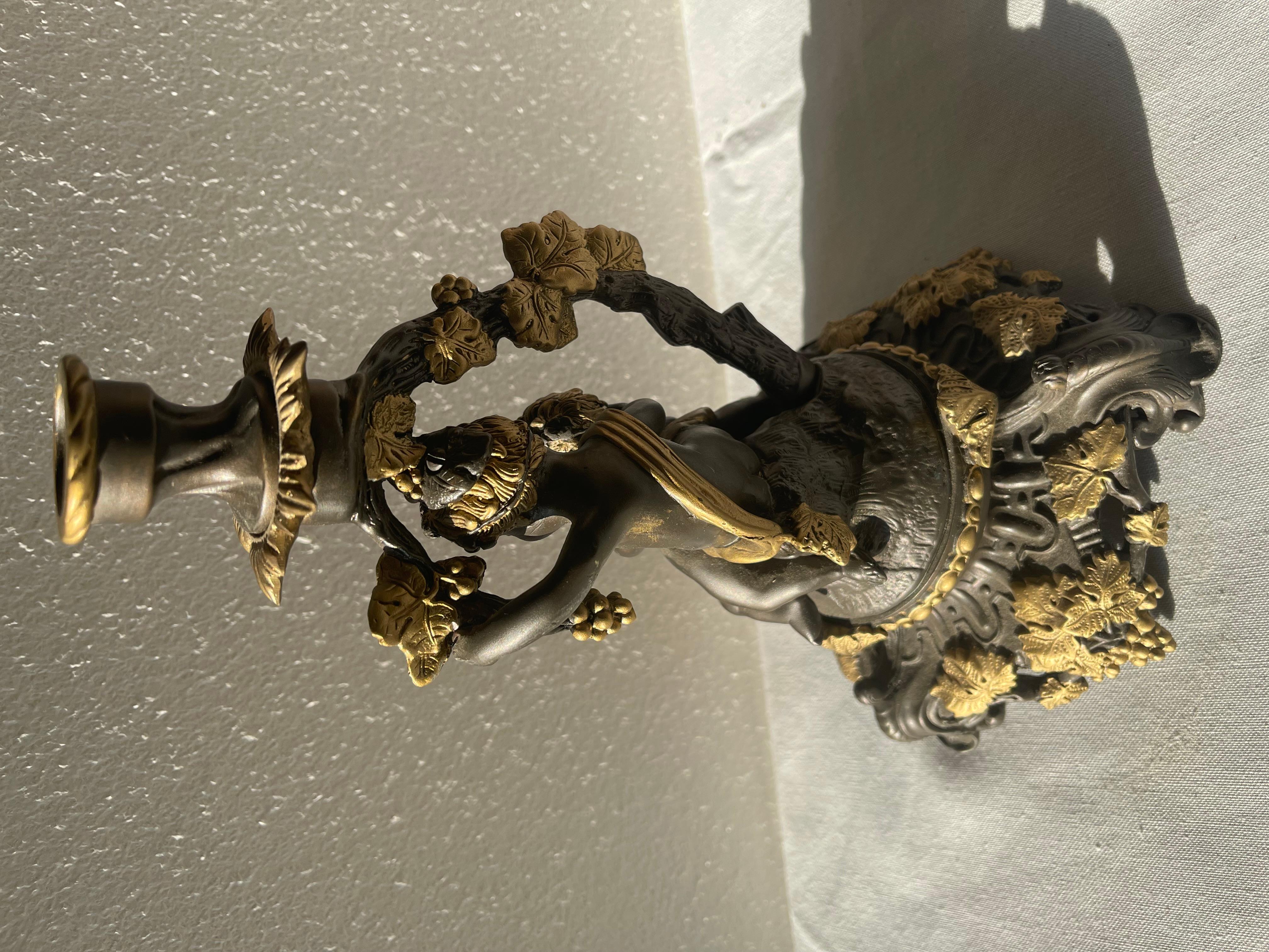 Wunderschöner italienischer Bronze-Kerzenhalter mit Putten, 1980er Jahre im Angebot 1