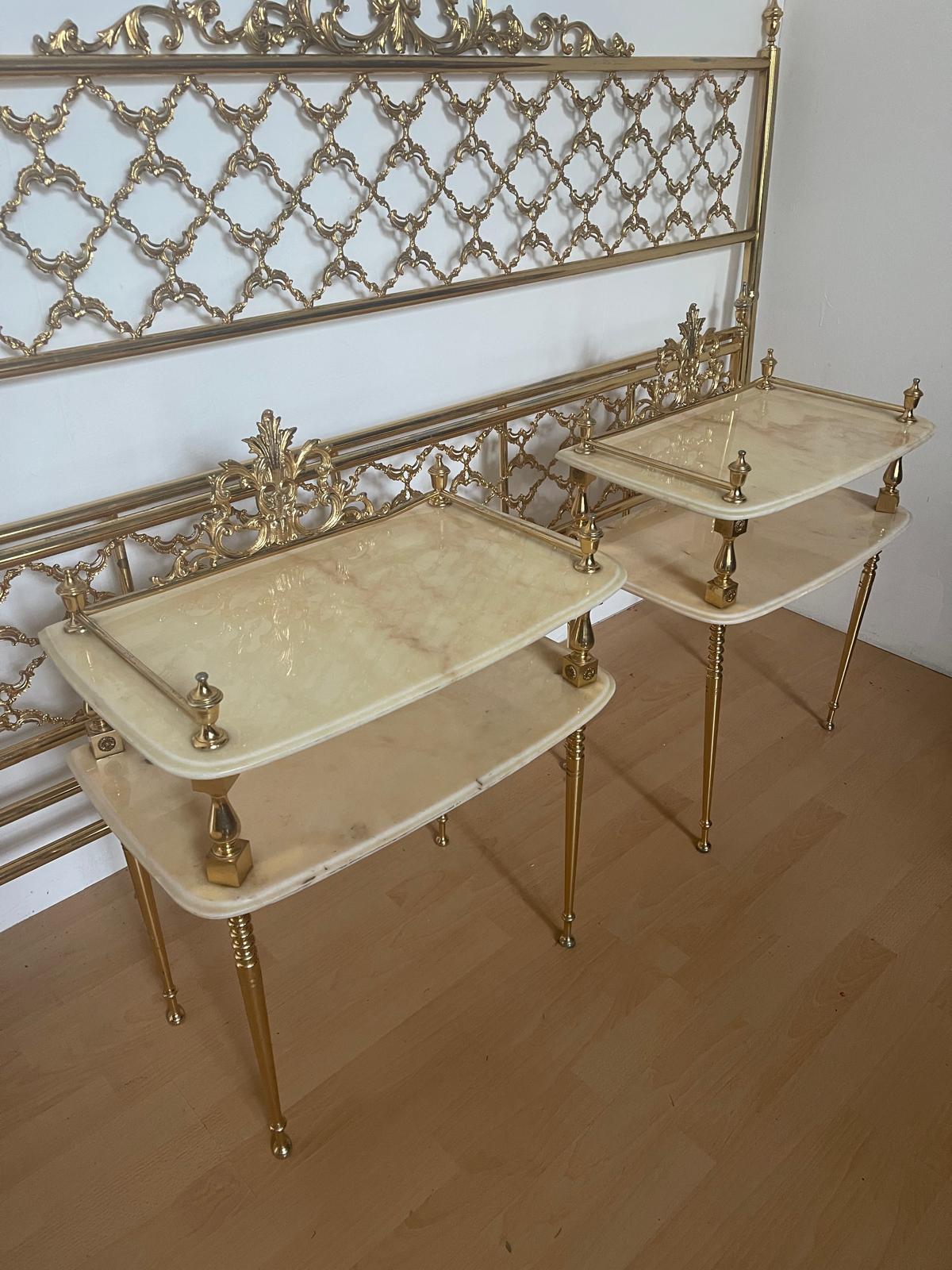 Atemberaubende Vintage italienische Messing Bett in reinem Gold gebadet plus 2 Daunendecken im Angebot 3