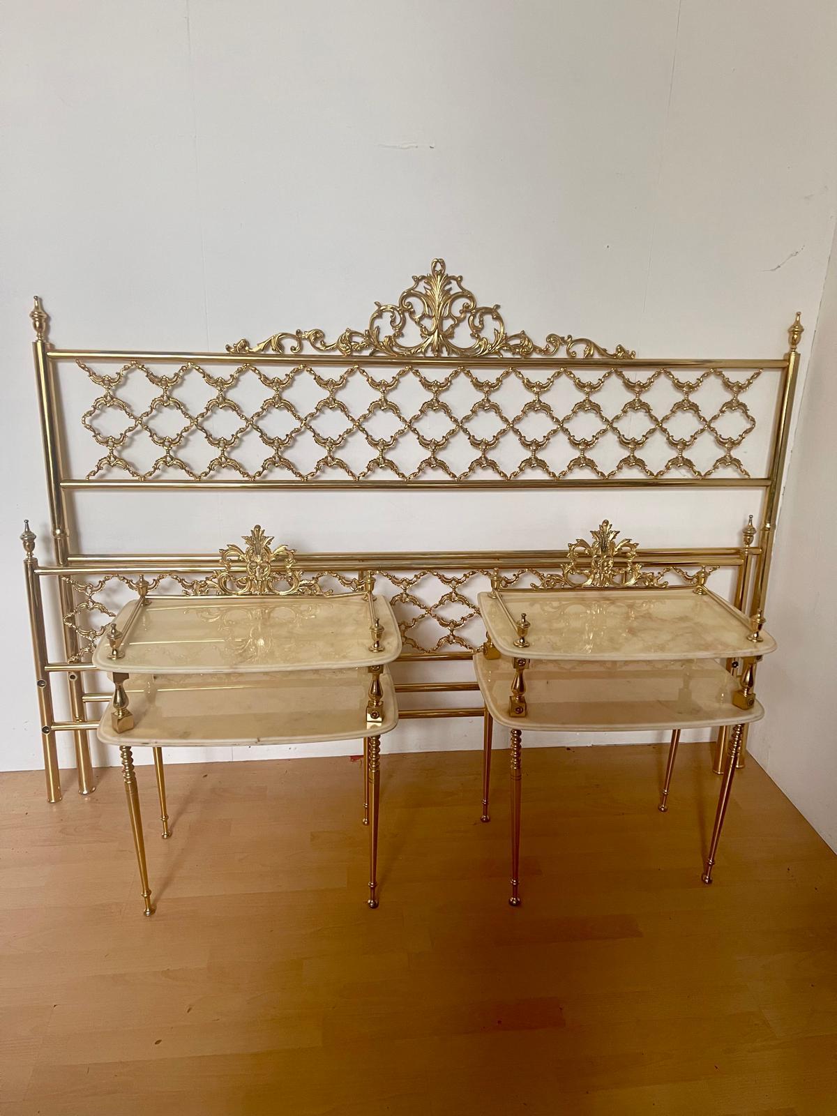 Atemberaubende Vintage italienische Messing Bett in reinem Gold gebadet plus 2 Daunendecken im Angebot 7
