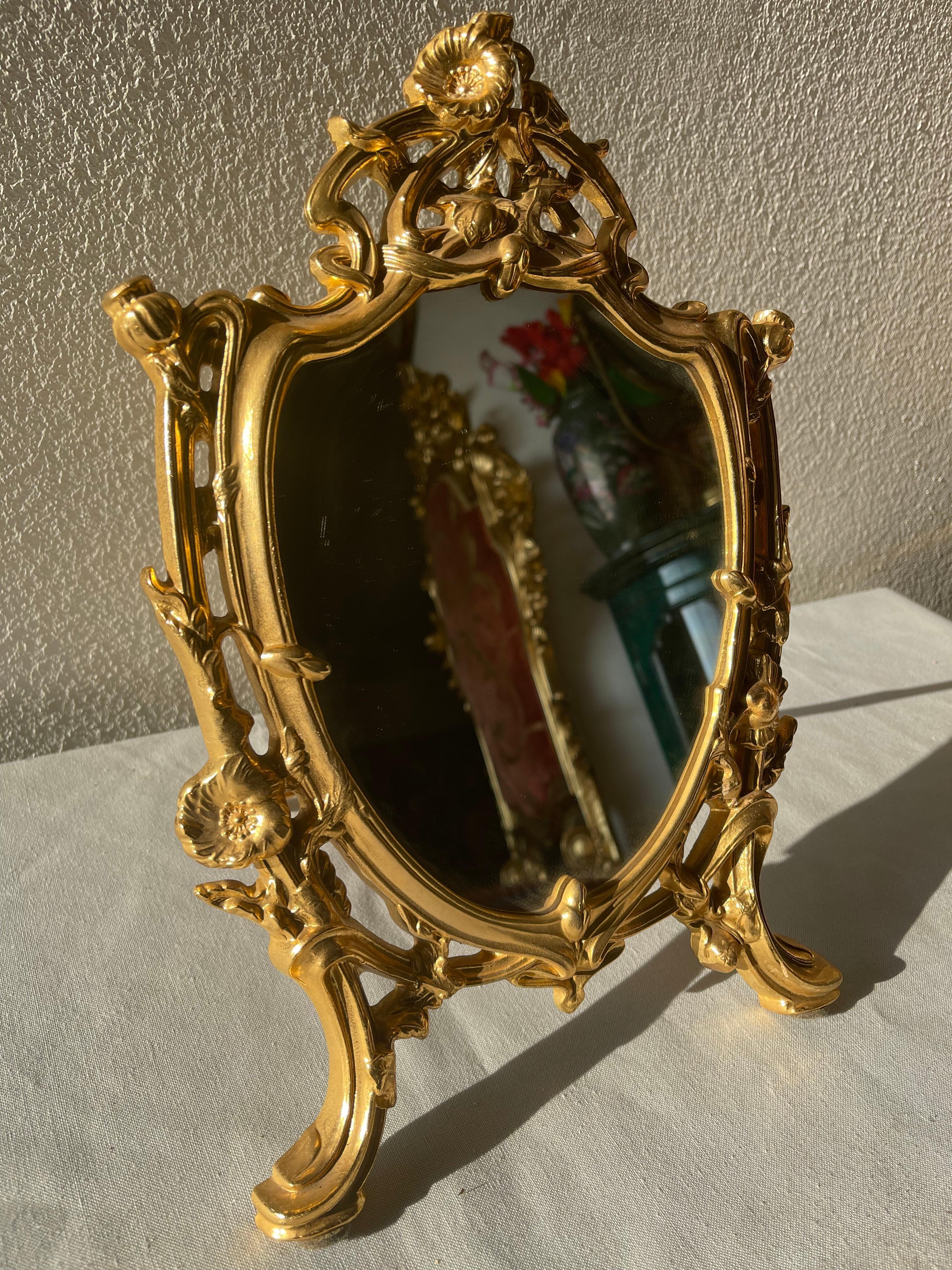 Splendido specchio in bronzo da tavolo italiano stile francese anni '90 In condizioni ottime in vendita a Cantù, IT