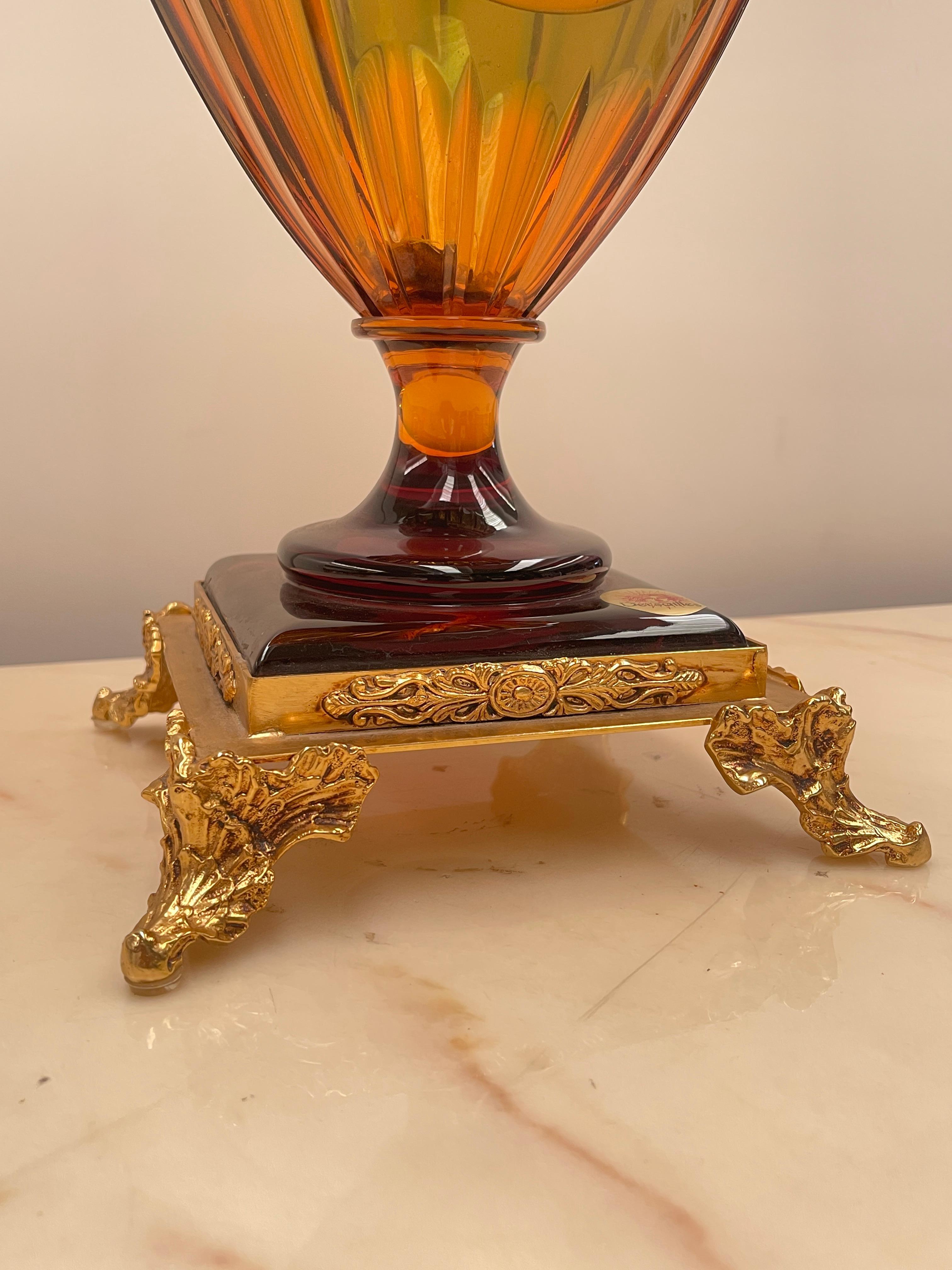 Italian Magnifique vase en cristal de Versace avec base dorée. Italie, années 1970 en vente