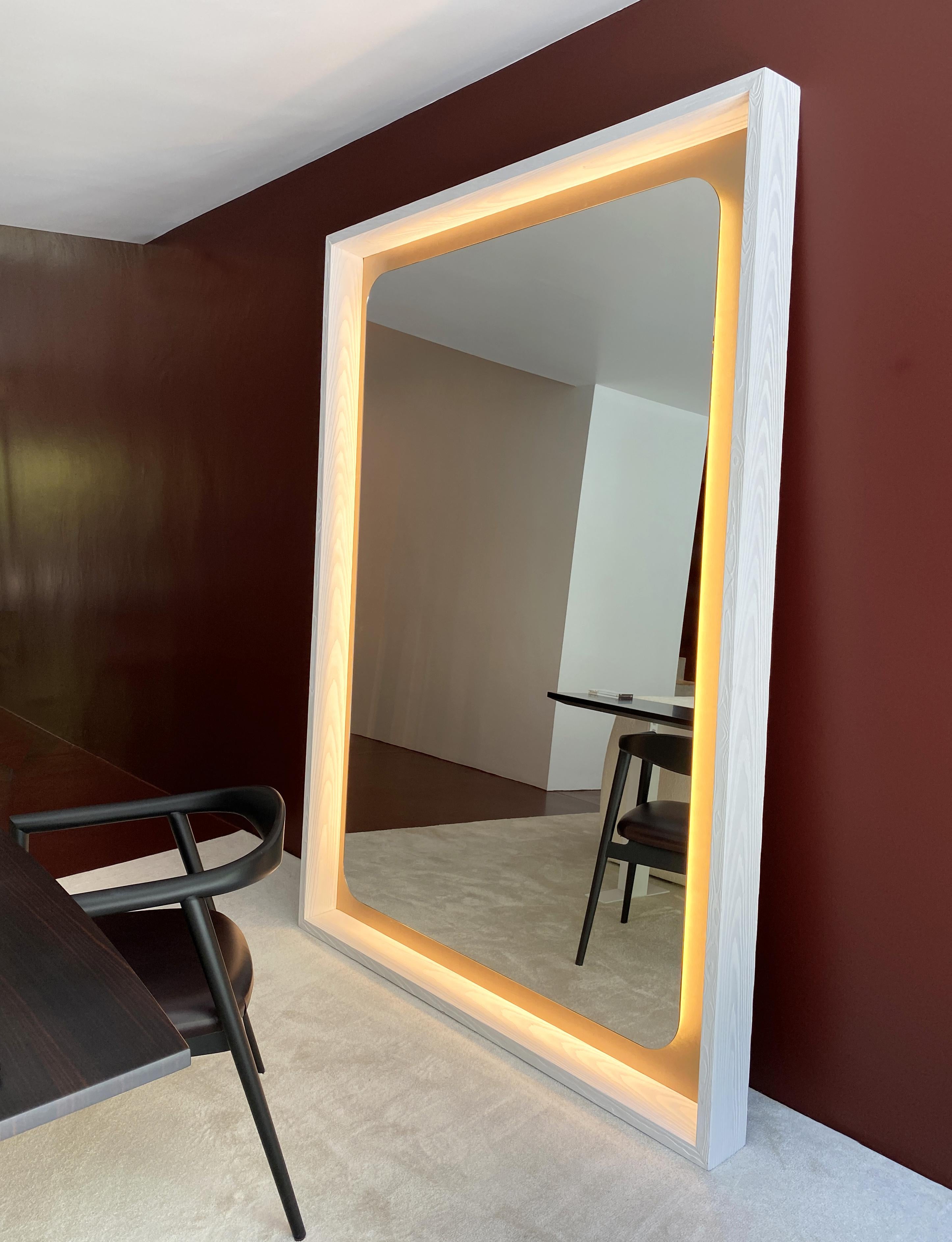 Contemporary Splendo 132 Glossy Ebony Frame And Gold Leaf Square Wall Mirror by Casa Casati For Sale