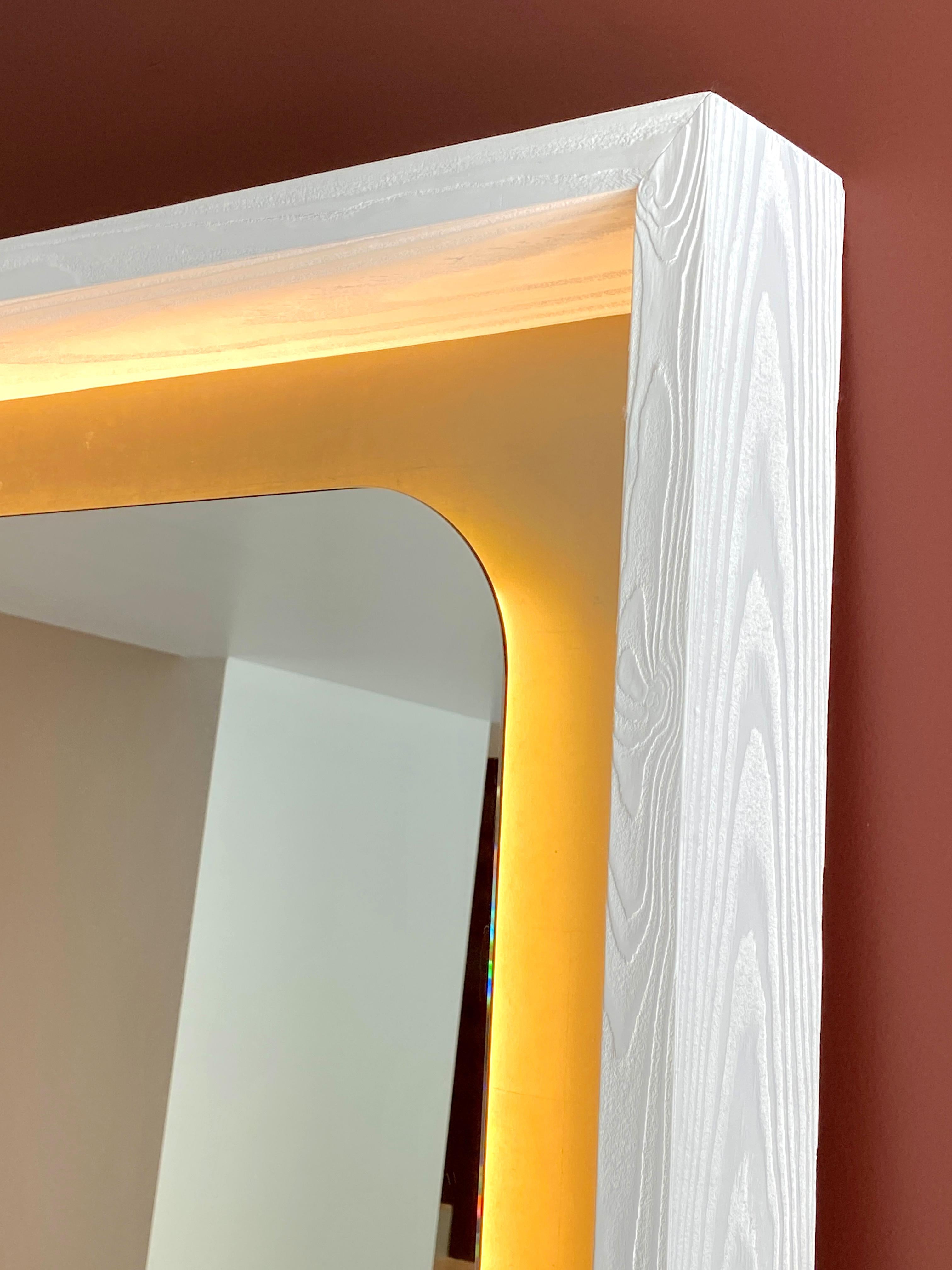 Postmoderno Specchio da terra Splendo White Sandblasted Larch Frame And Gold Leaf di Casa Casati in vendita