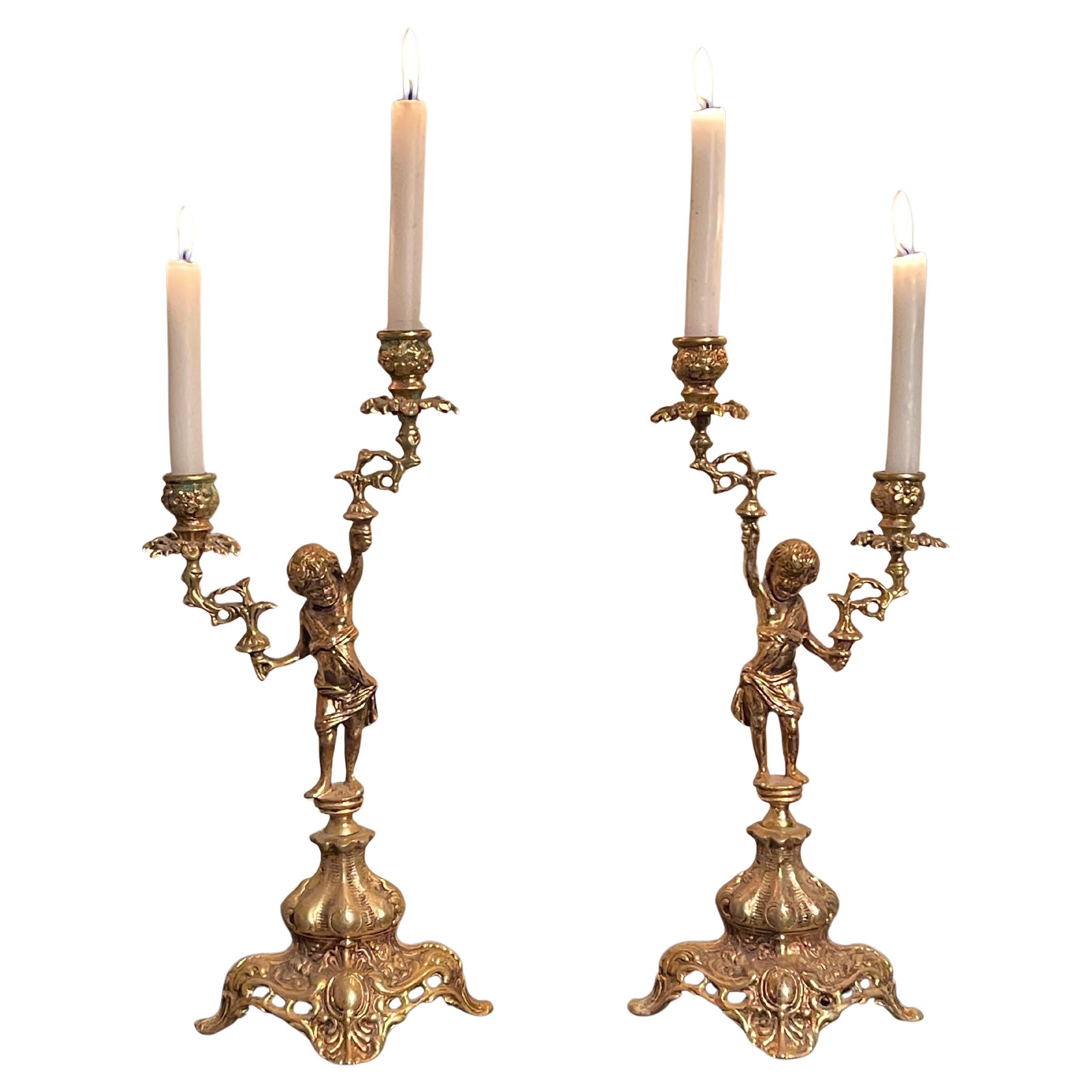 Splendore d'Antan - Coppia di Candelabri in Bronzo Cesellato