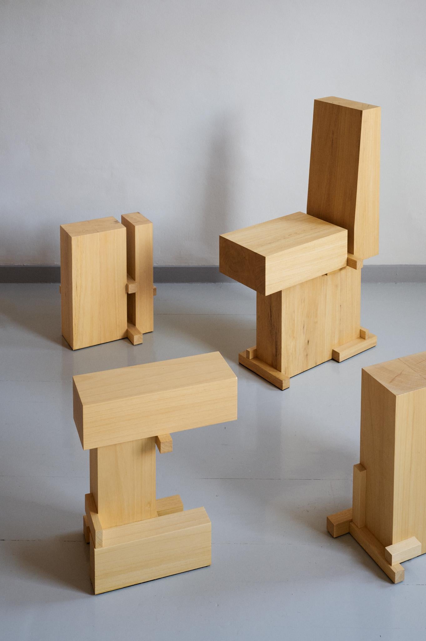 Chaise sculpturale japonaise minimaliste Abachi Wood Splint Stool de Sho Ota Neuf - En vente à Amsterdam, NL