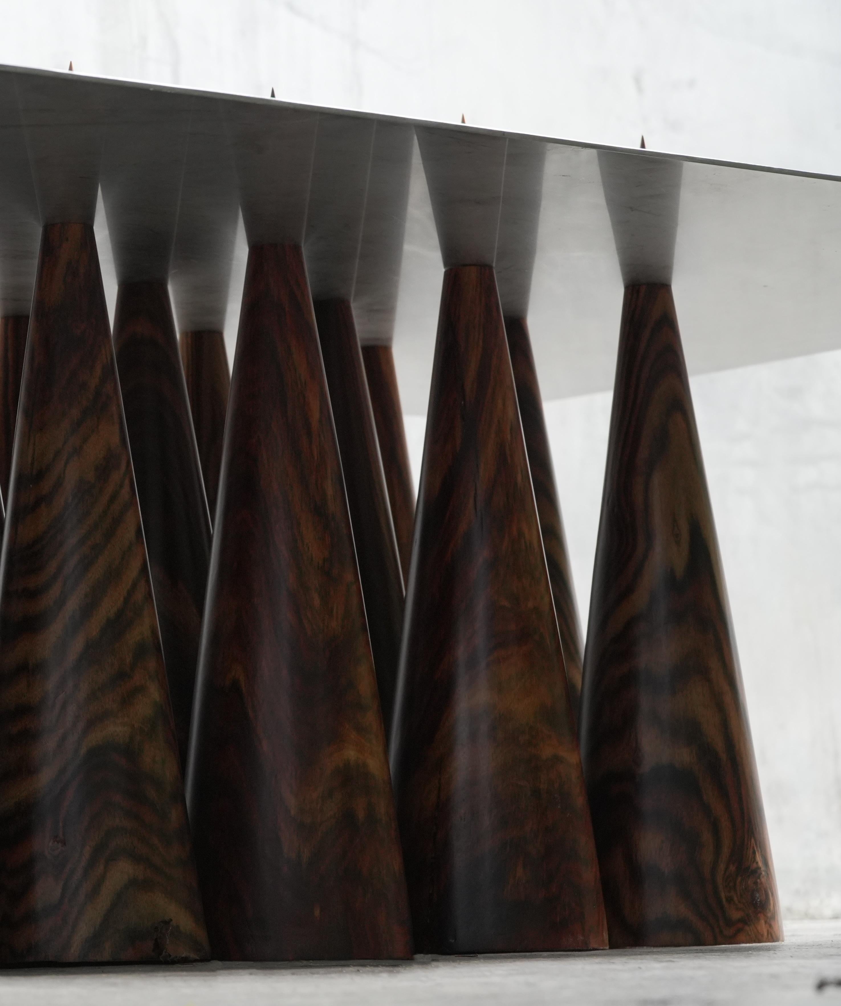 Mesa de centro Splinter In The en madera y acero de Chechenia por Alina Rotzinger Posmoderno en venta