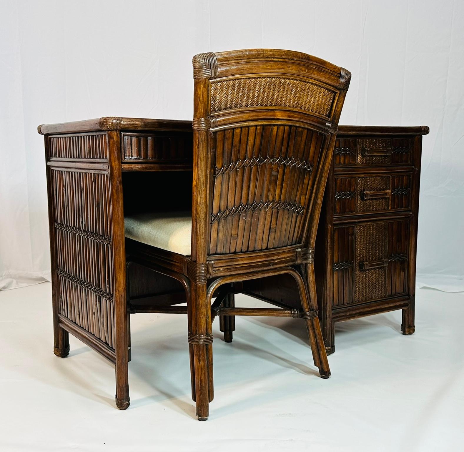 Mid-Century moderno Scrivania e sedia in bambù Split in vendita