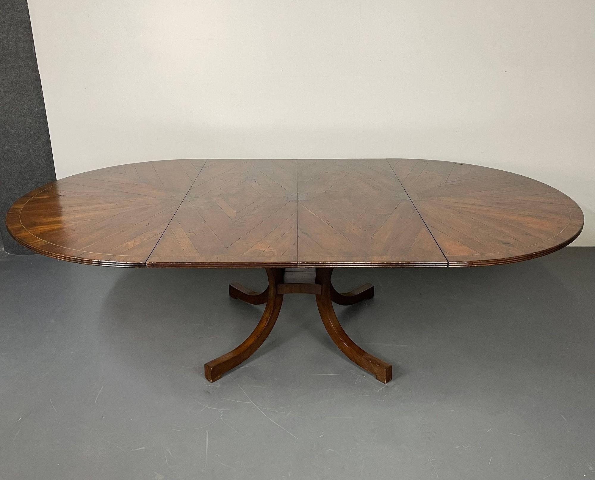 Holly Hunt Split C-Leg Rustic Dining Table, Circular, Brass Inlays In Good Condition In Stamford, CT