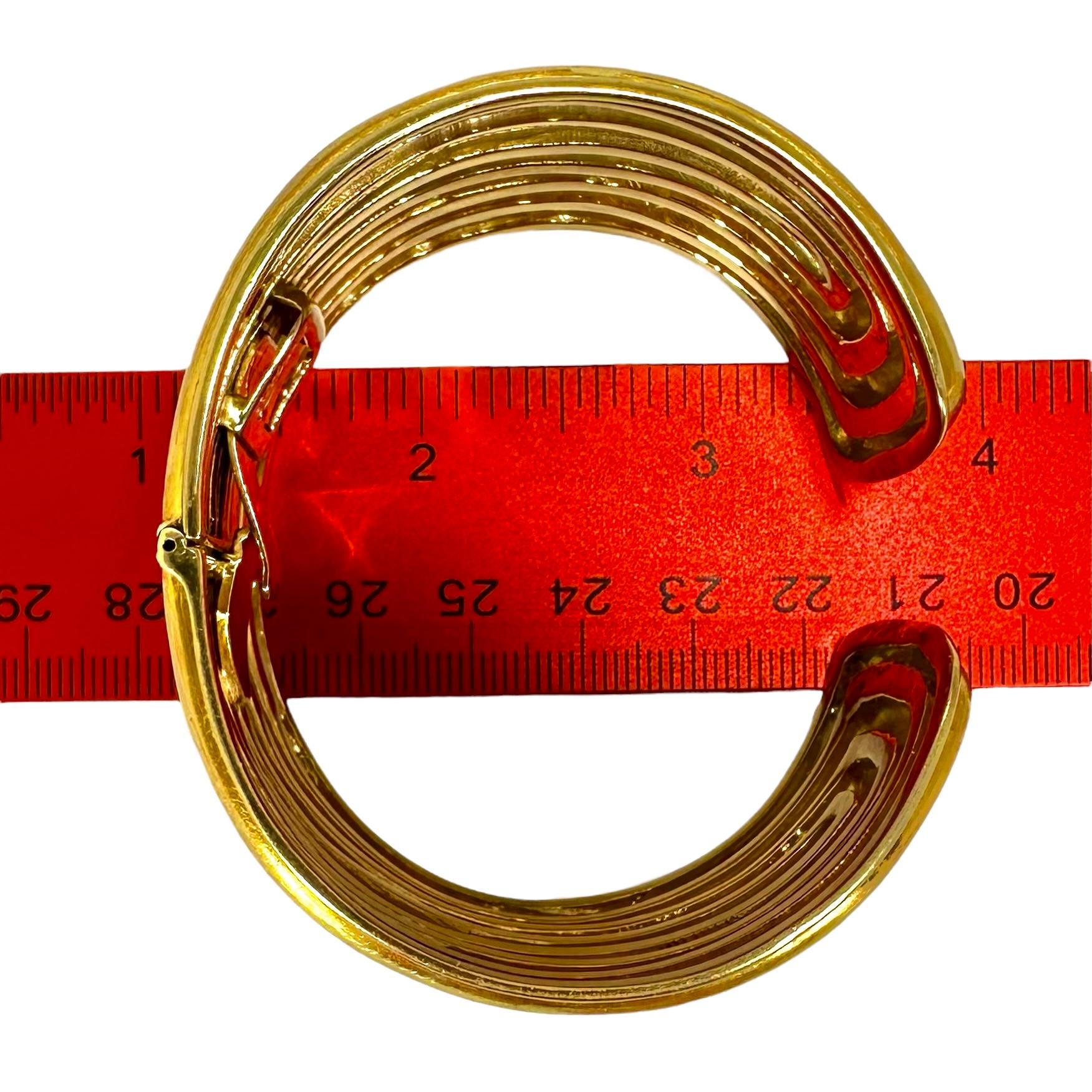 Split Front 18K Gold Vintage Tiffany Hinged Cuff Bracelet 1.75 Inches Wide For Sale 7