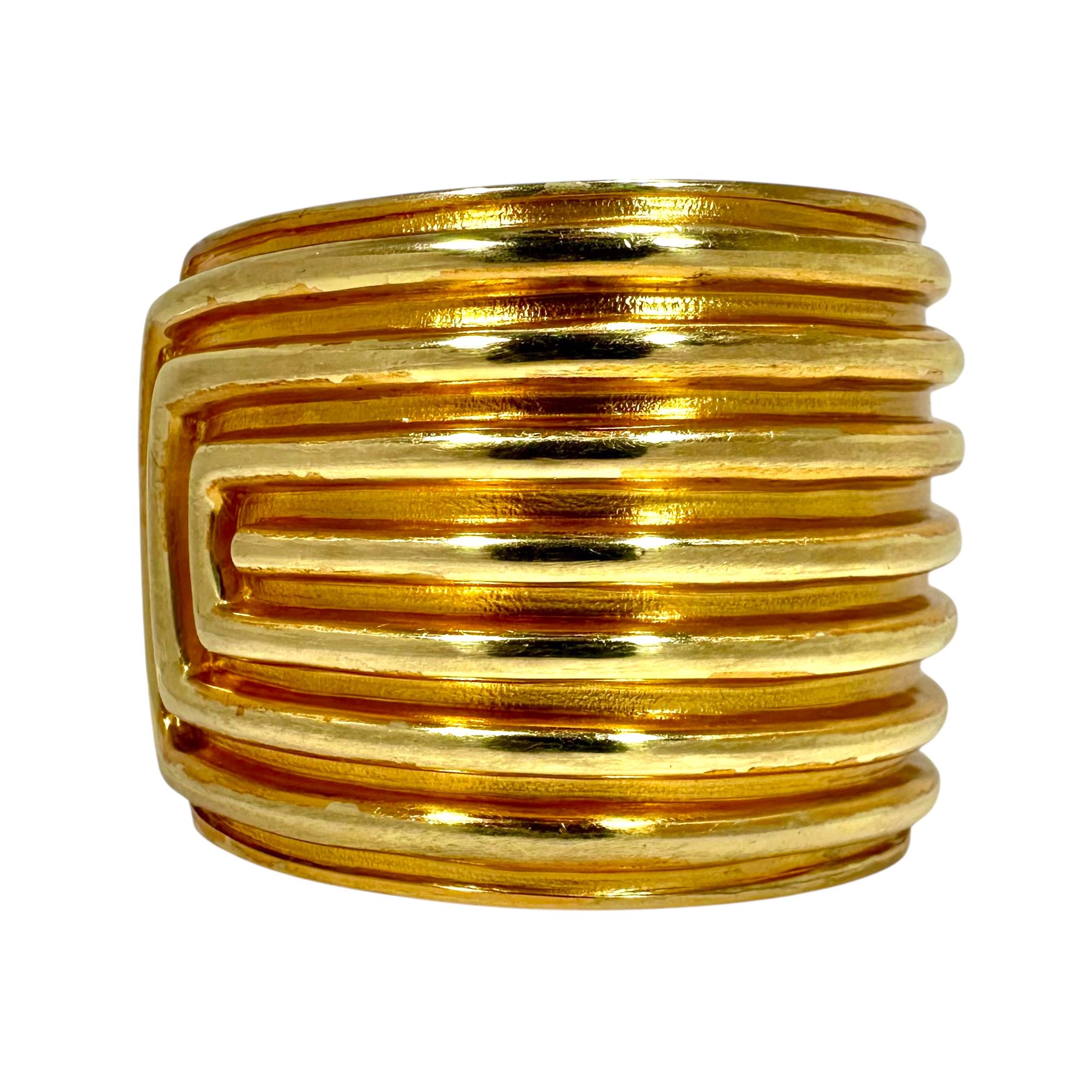 Artisan Split Front 18K Gold Vintage Tiffany Hinged Cuff Bracelet 1.75 Inches Wide For Sale