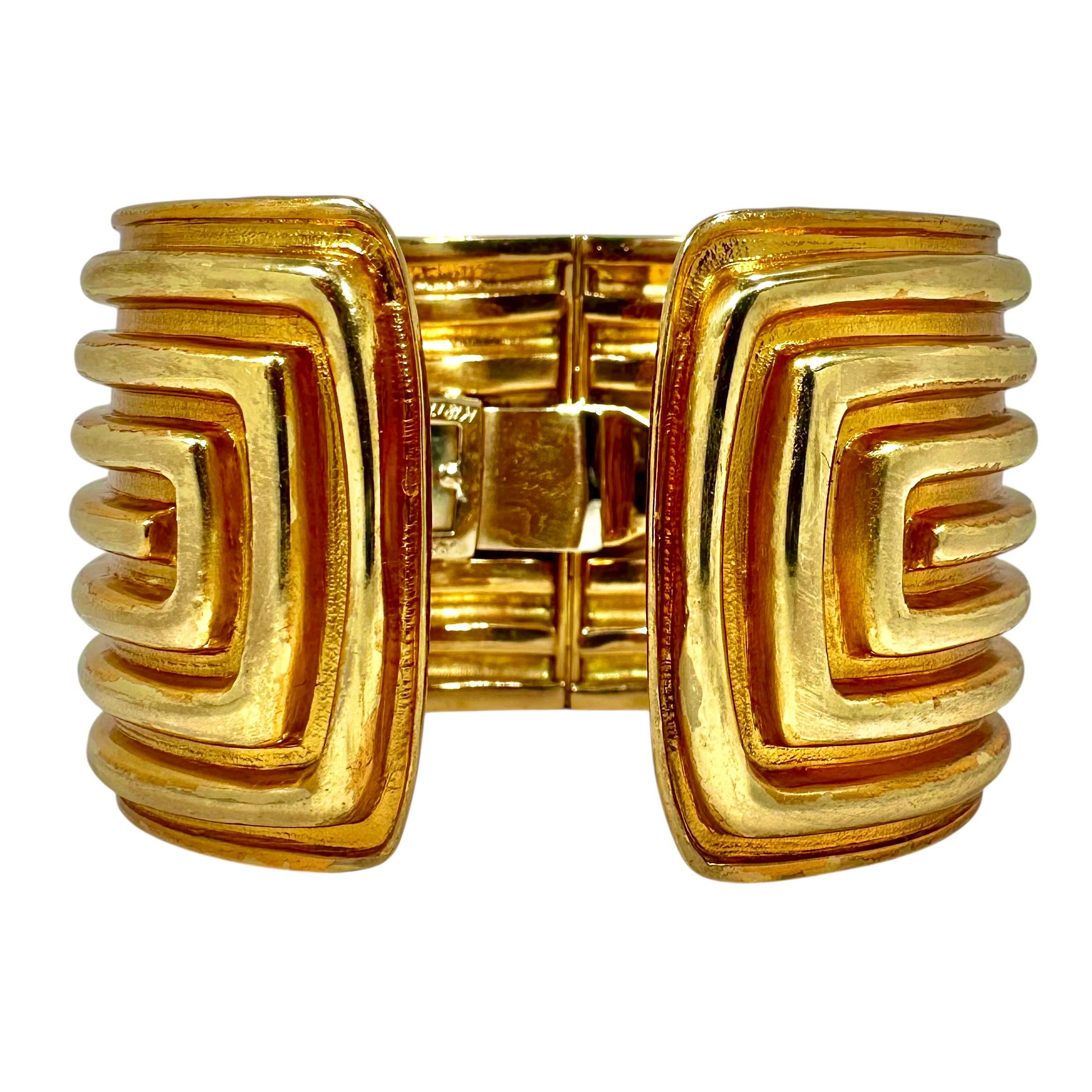 Women's or Men's Split Front 18K Gold Vintage Tiffany Hinged Cuff Bracelet 1.75 Inches Wide For Sale