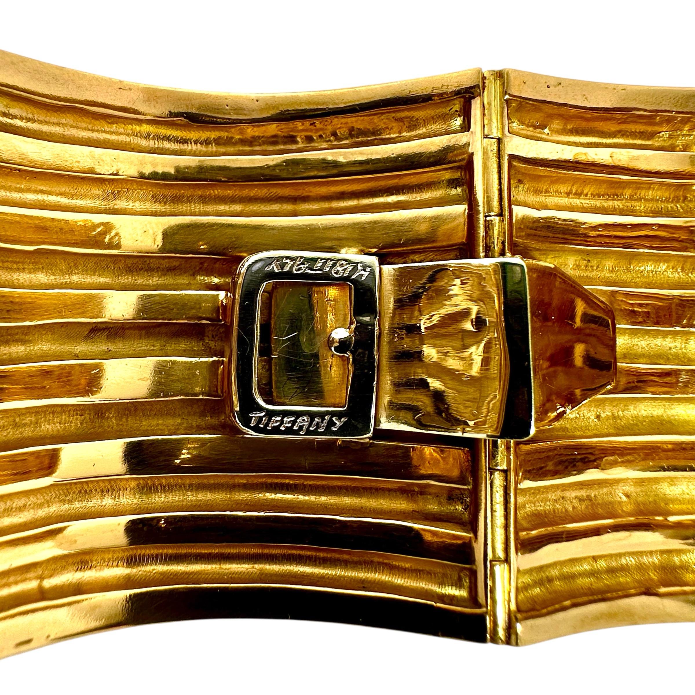 Split Front 18K Gold Vintage Tiffany Hinged Cuff Bracelet 1.75 Inches Wide For Sale 4