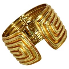 Split Front 18K Gold Vintage Tiffany Hinged Cuff Bracelet 1.75 Inches Wide