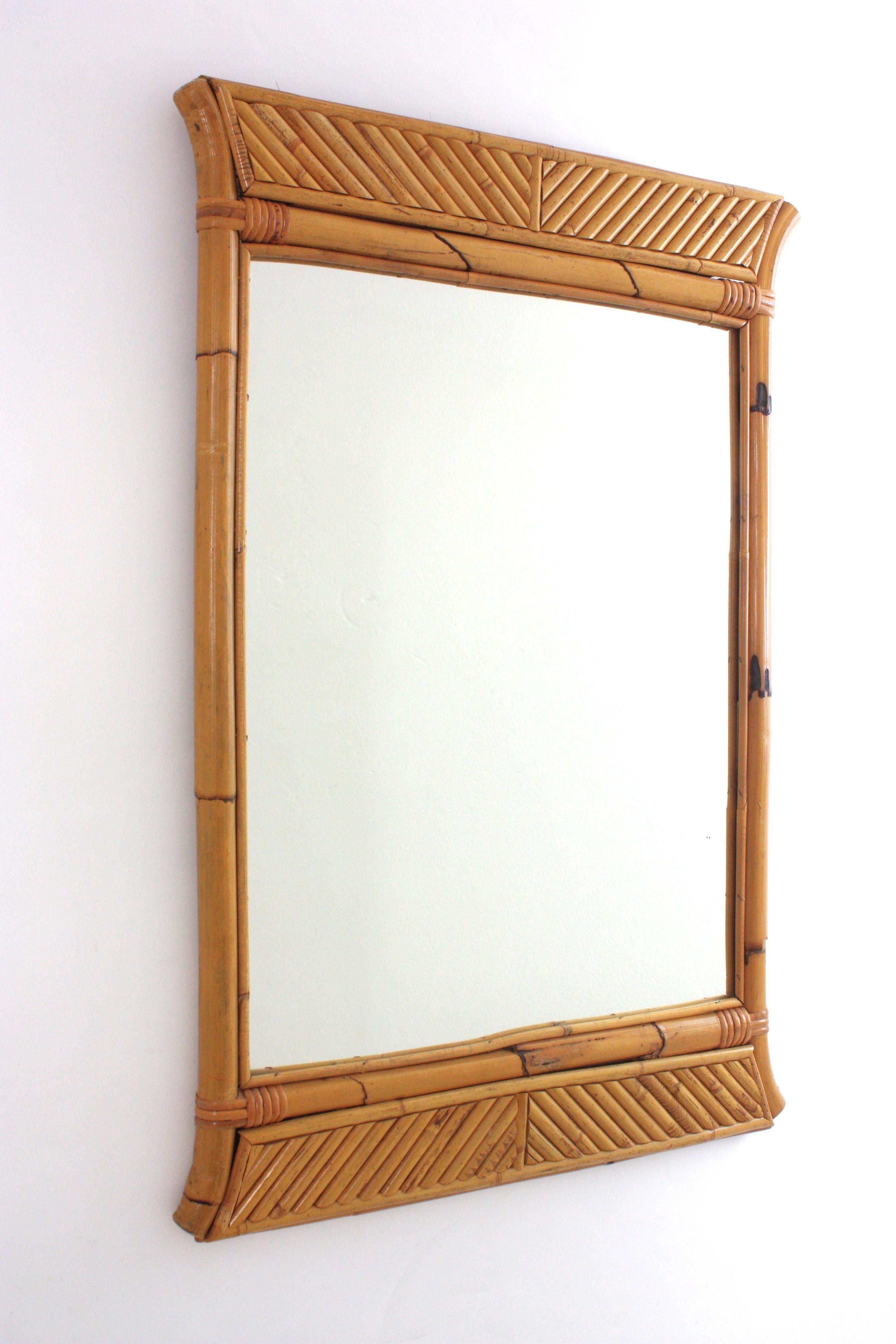 Miroir pagode en bambou et rotin Split Reed / Miroir console, Italie, années 1950 en vente 3