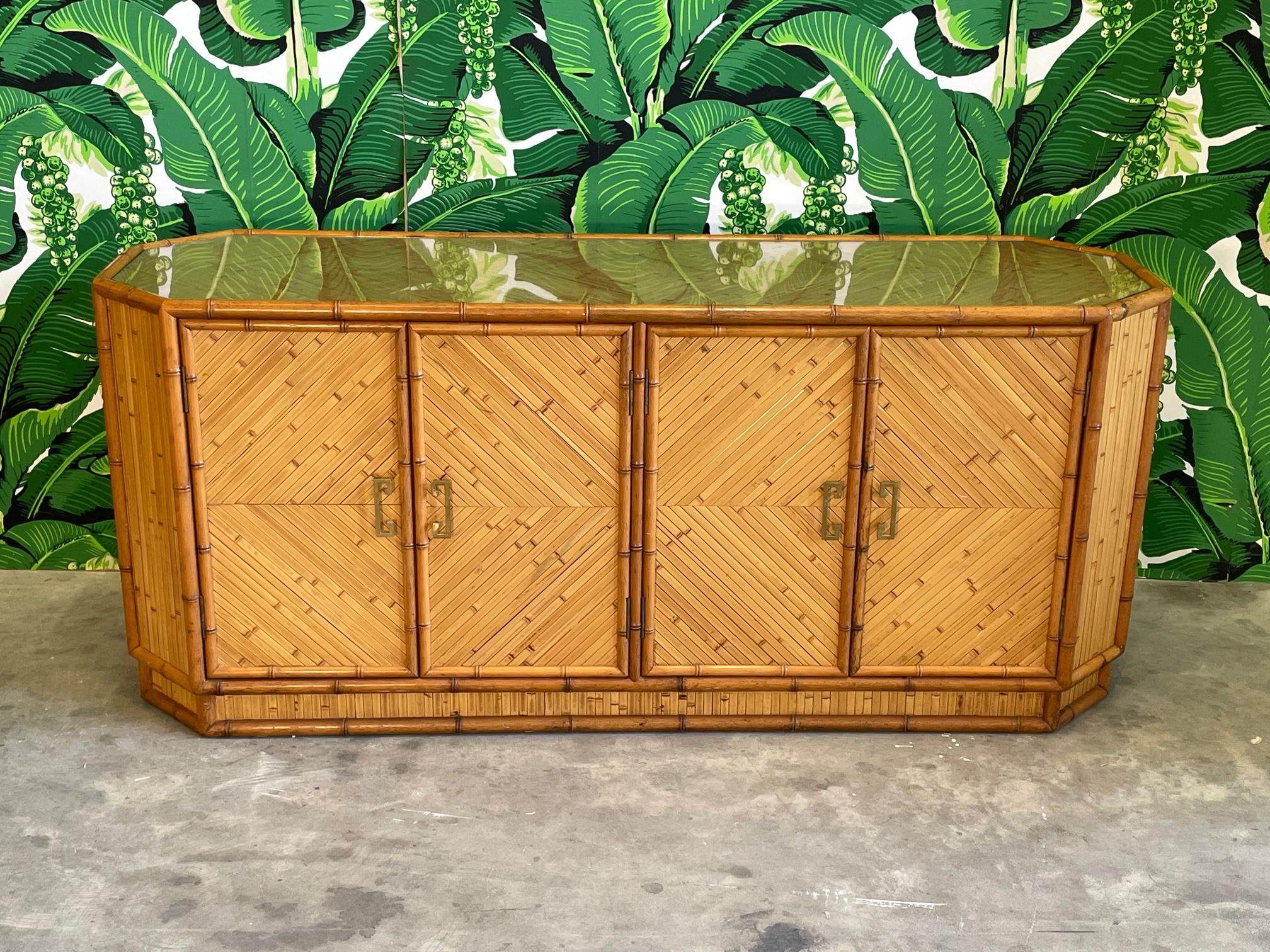 credenza rattan