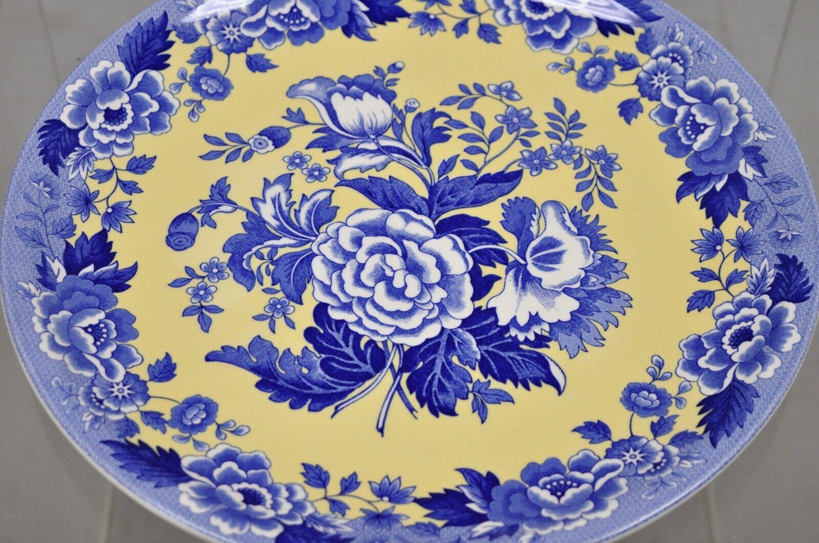 20ième siècle Assiette plate Spode 13 pouces « Garden Collection Flowers » bleu coquelicot et jaune en vente