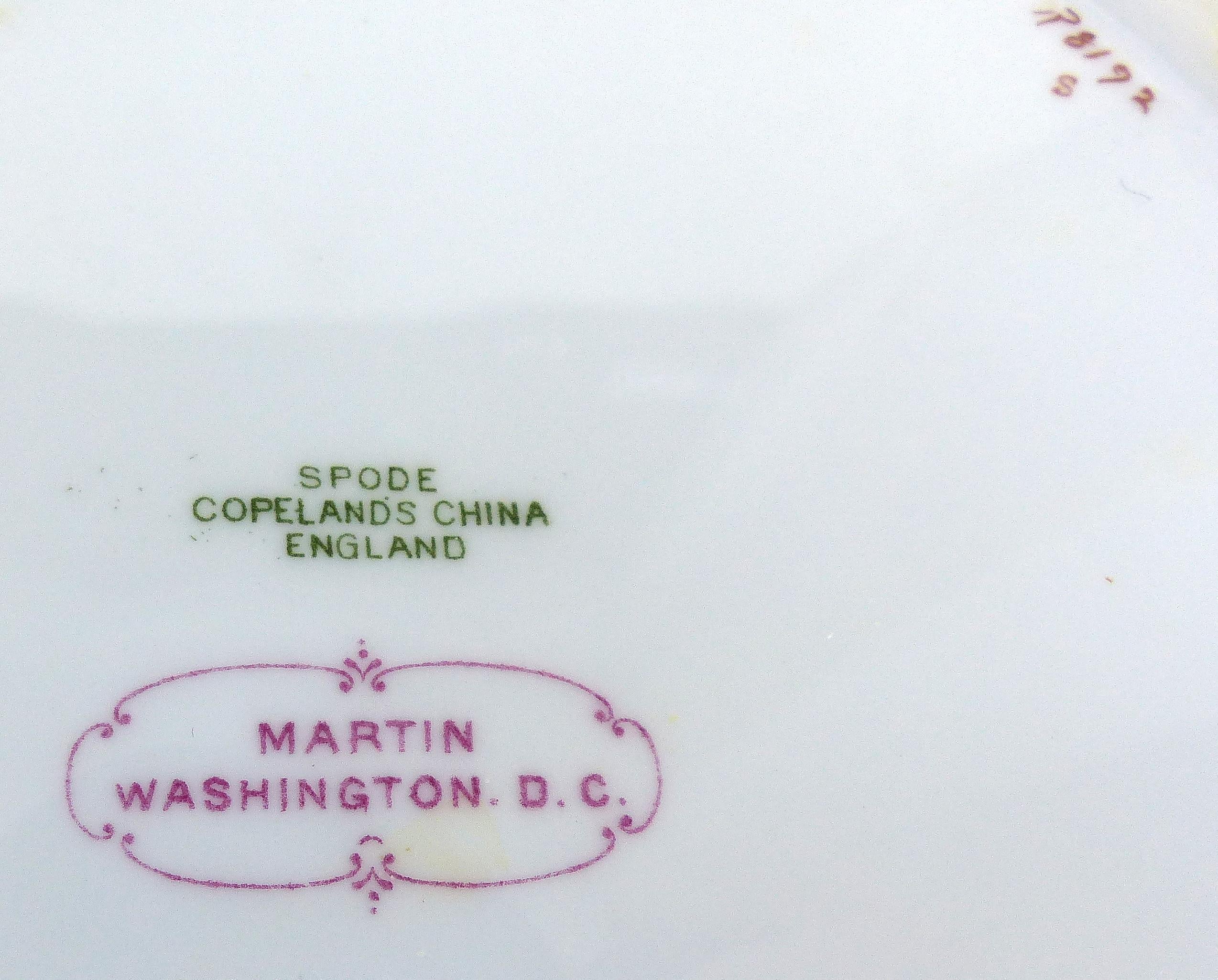 Spode Copeland China Dinner Plates Retailed at Martin, Washington, DC  Set of 12 In Good Condition In Miami, FL