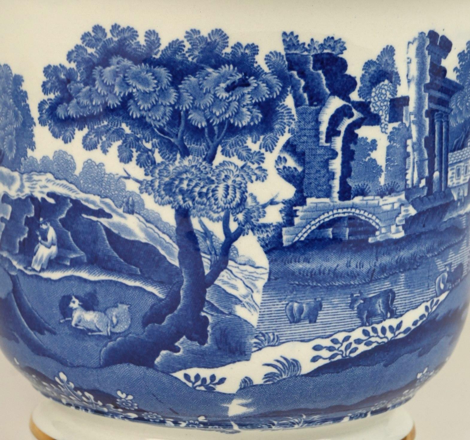 Questo cachepot vintage di Copeland Spode presenta l'iconico motivo 