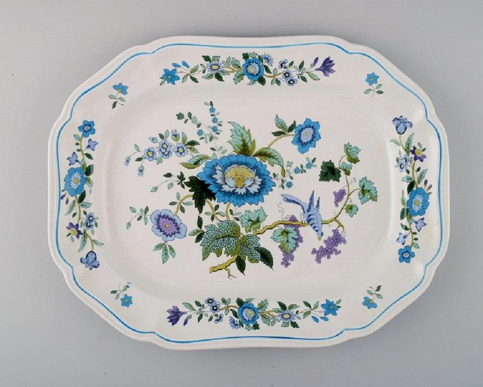 Spode, England. Bowl and two dishes in hand-painted porcelain with floral and bird motifs. 1960s / 70s.
The bowl measures: 23.5 x 7 cm.
Largest dish measures: 36.5 x 28 cm.
In excellent condition.
Stamped.