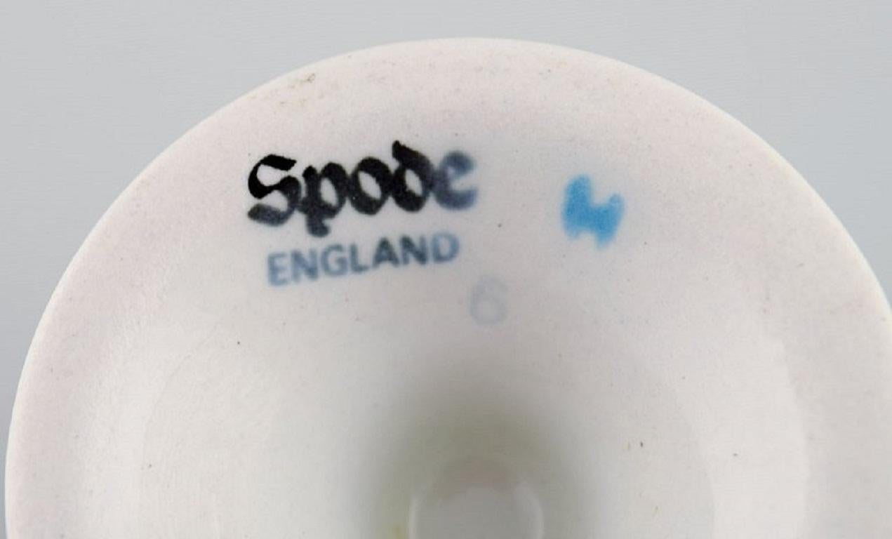 English Spode, England, Four Mulberry Egg Cups, Caviar Bowls and Salt / Pepper Shaker For Sale