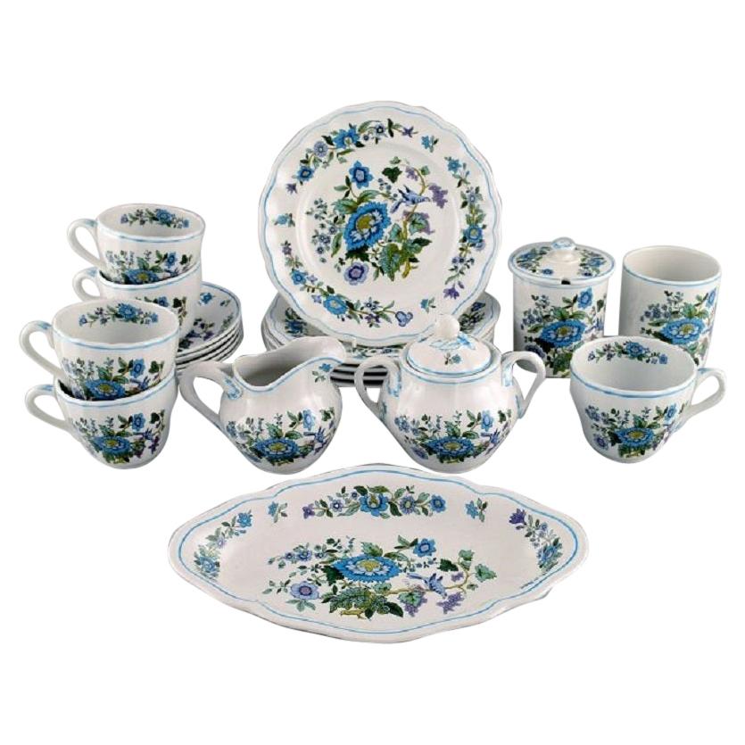 Spode, England, Mulberry Coffee Service for Five People in Porcelain, 1960s/70s