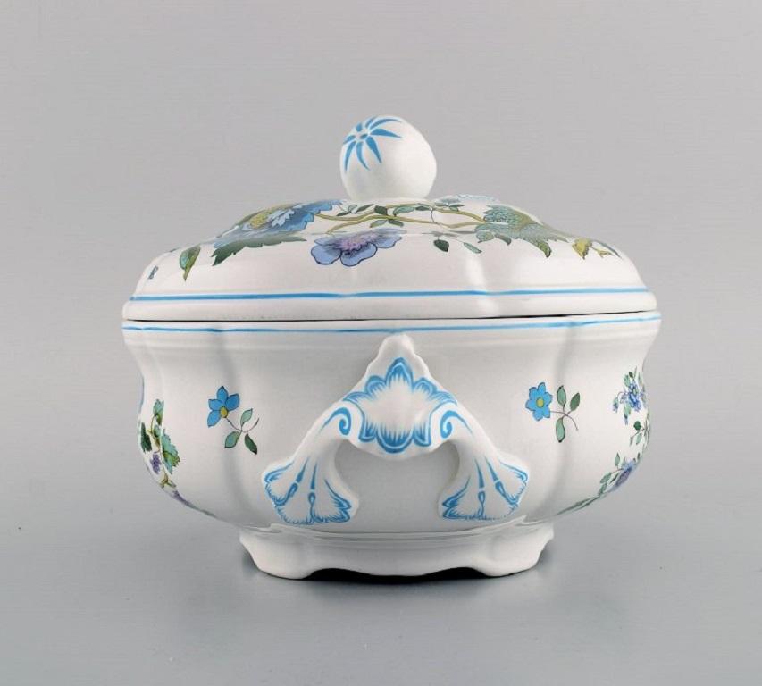 Mid-20th Century Spode, England, Mulberry Lidded Soup Tureen in Hand-Painted Porcelain