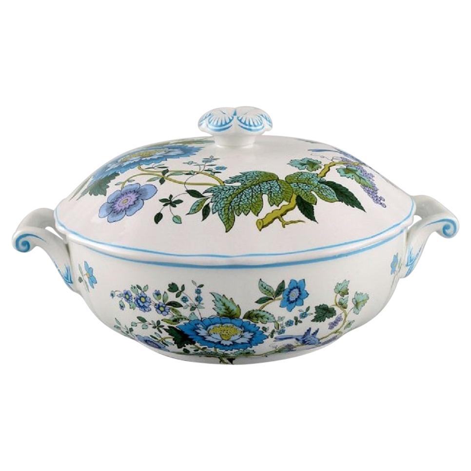 Spode, England, Mulberry Lidded Soup Tureen in Hand-Painted Porcelain
