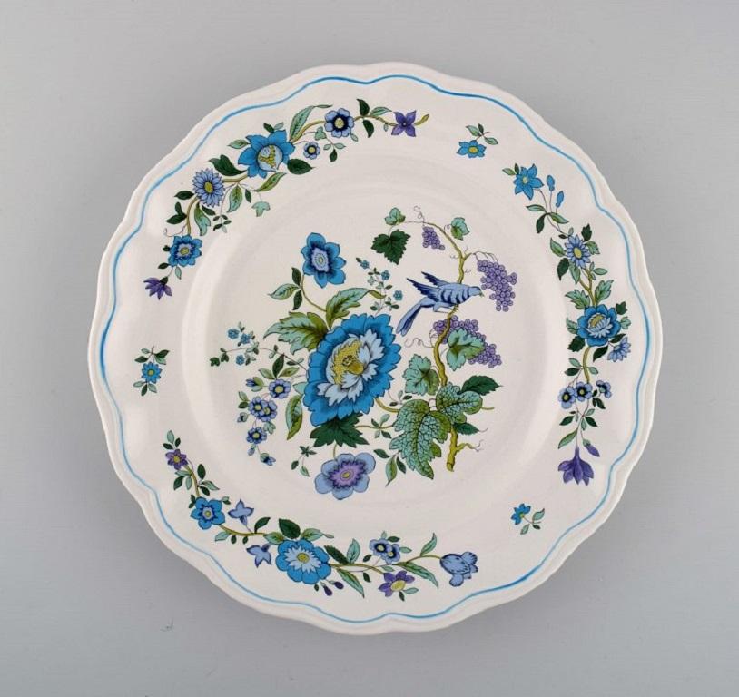 Spode, England. Six dinner plates in hand-painted porcelain with floral and bird motifs. 1960s / 70s.
Diameter: 27 cm.
In excellent condition.
Stamped.